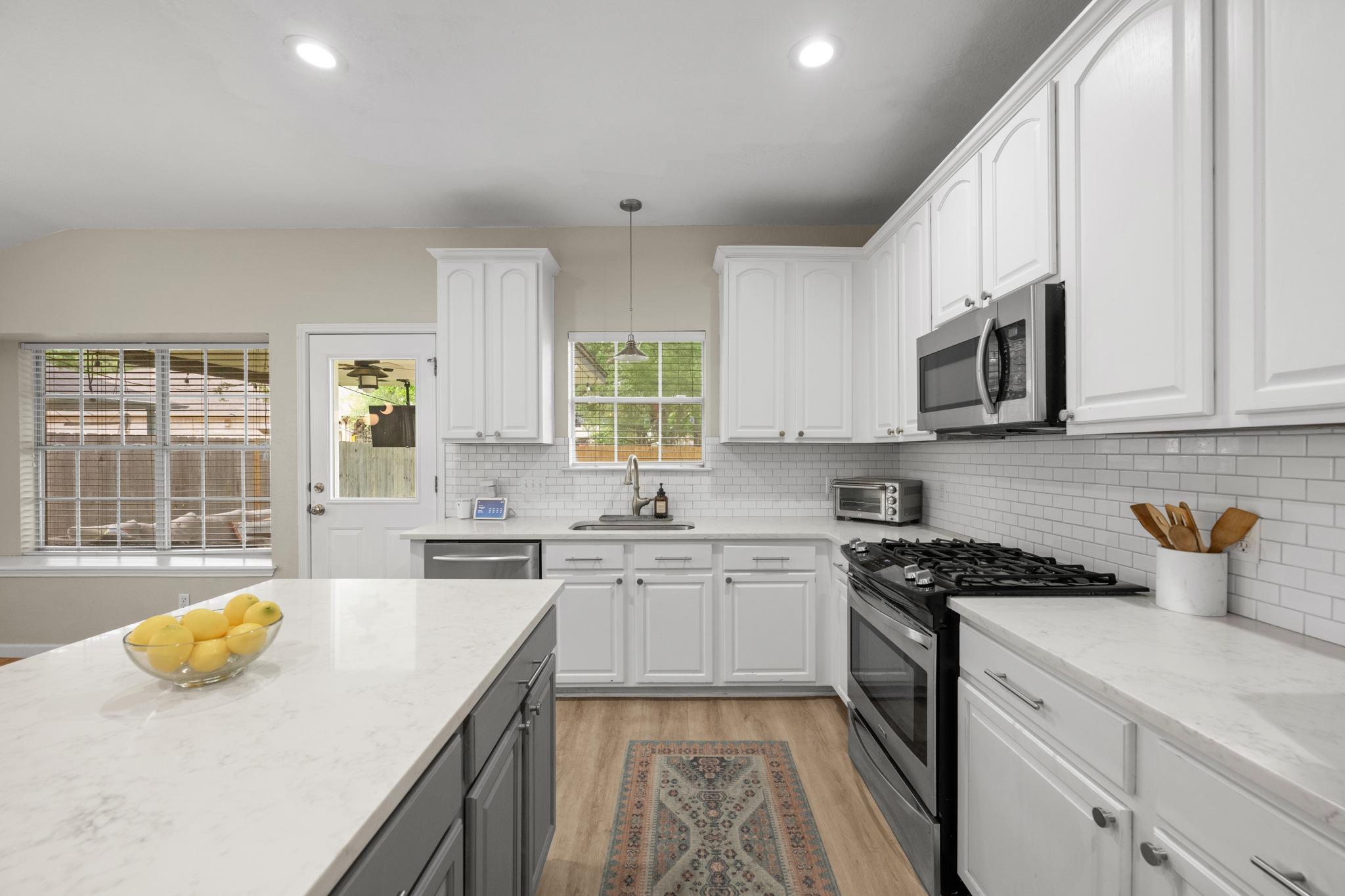 9508 Zuniga Dr, Austin, TX 78749