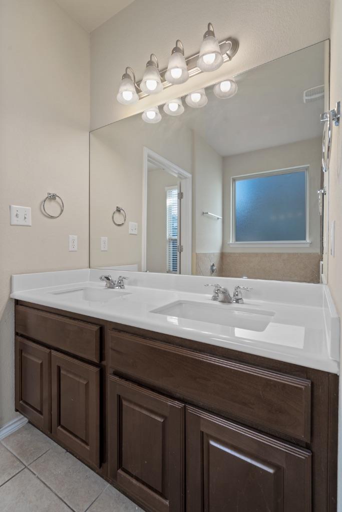 119 Buescher Cv, Hutto, TX 78634