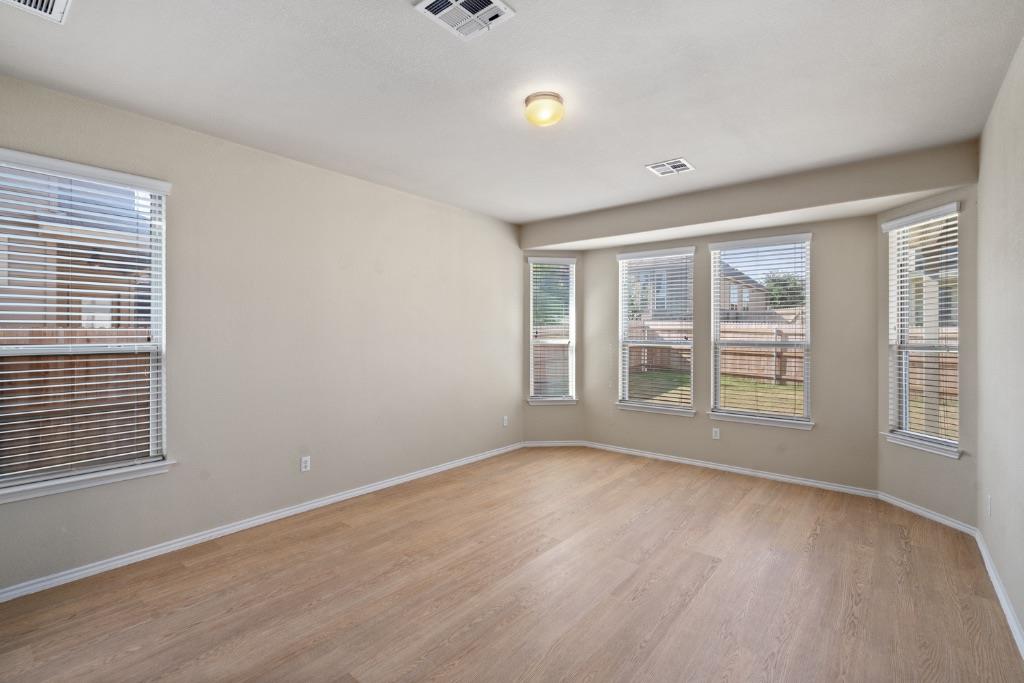 119 Buescher Cv, Hutto, TX 78634