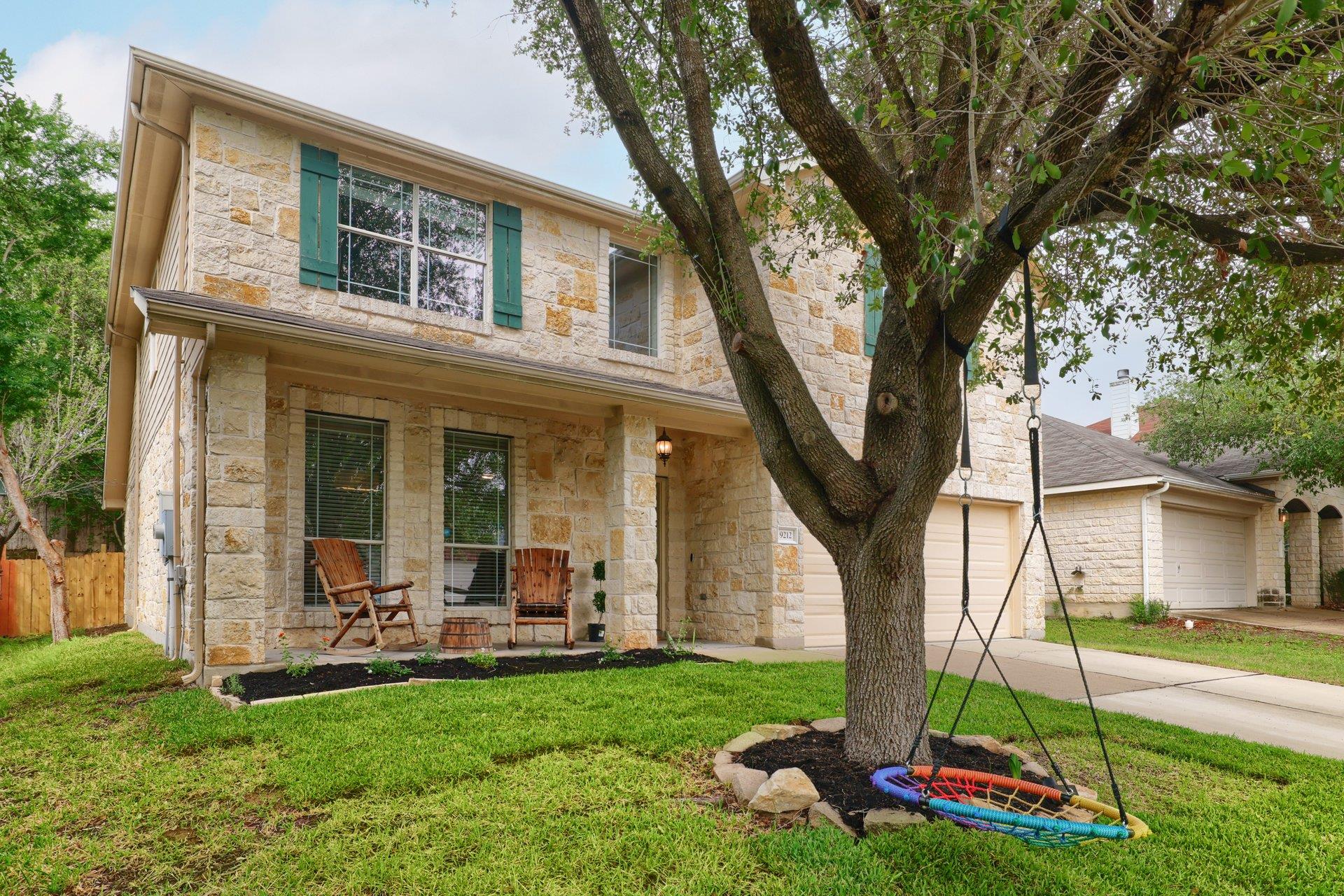 9212 Pioneer Forest Dr, Austin, TX 78744