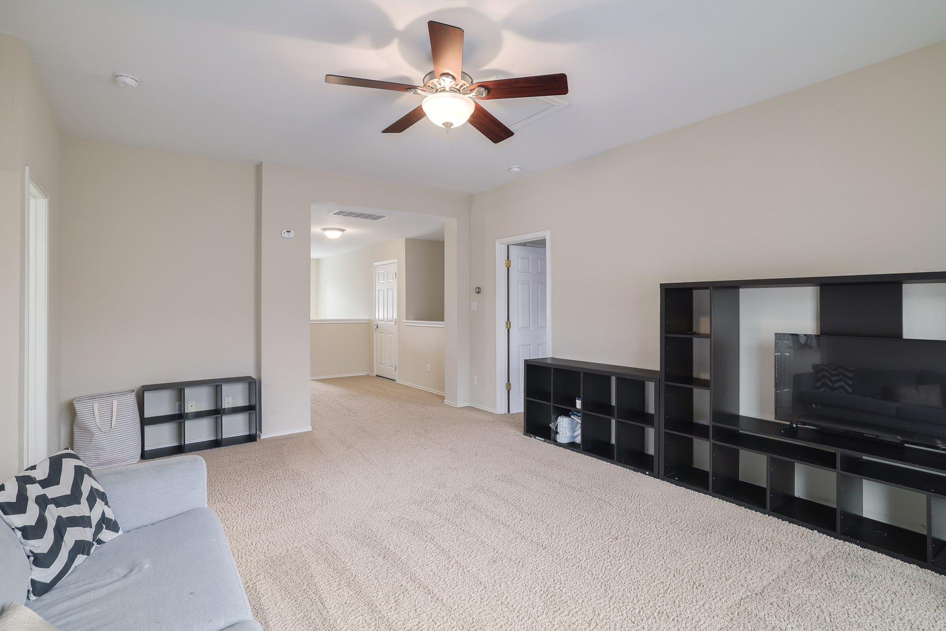 9212 Pioneer Forest Dr, Austin, TX 78744