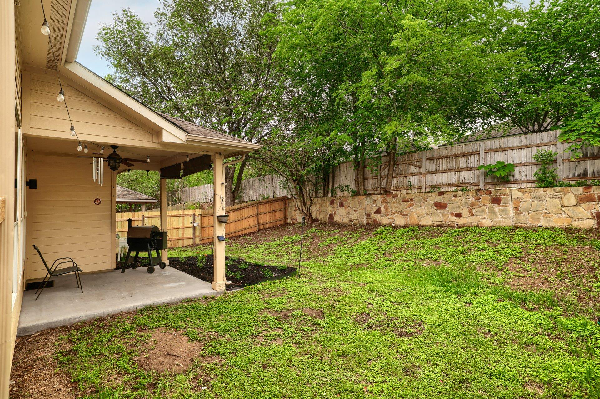 9212 Pioneer Forest Dr, Austin, TX 78744