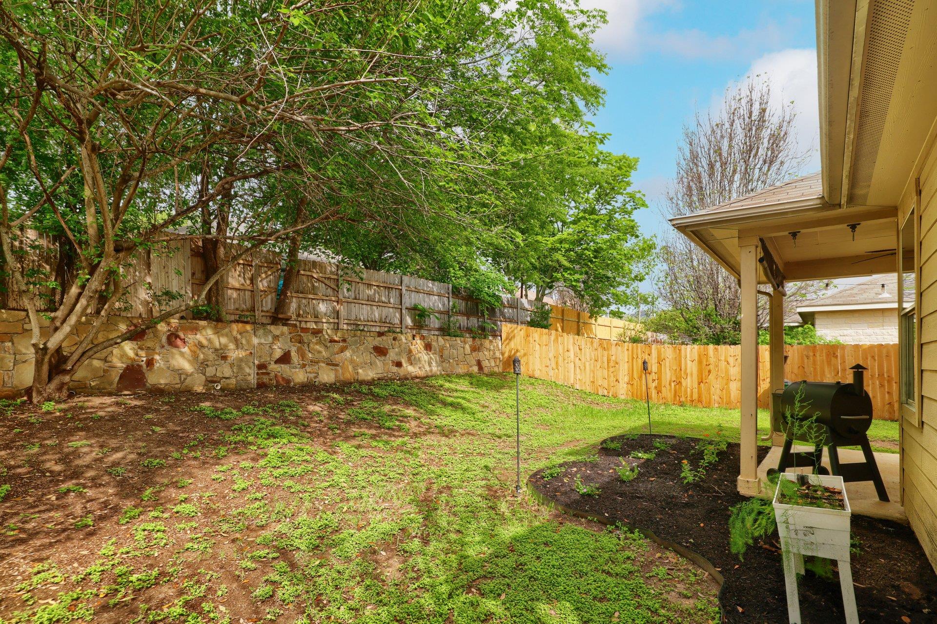 9212 Pioneer Forest Dr, Austin, TX 78744