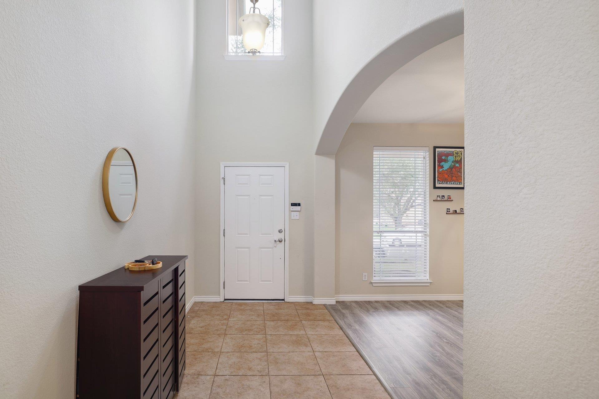 9212 Pioneer Forest Dr, Austin, TX 78744