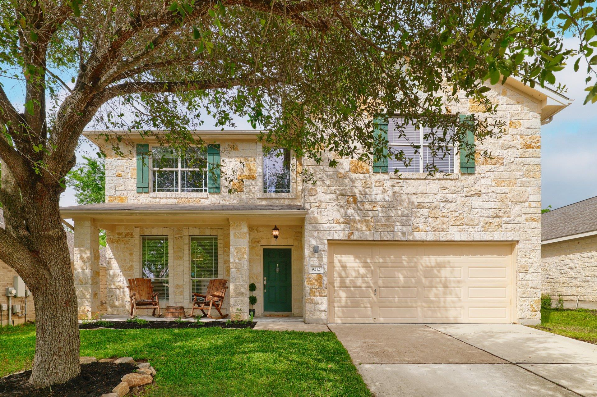 9212 Pioneer Forest Dr, Austin, TX 78744