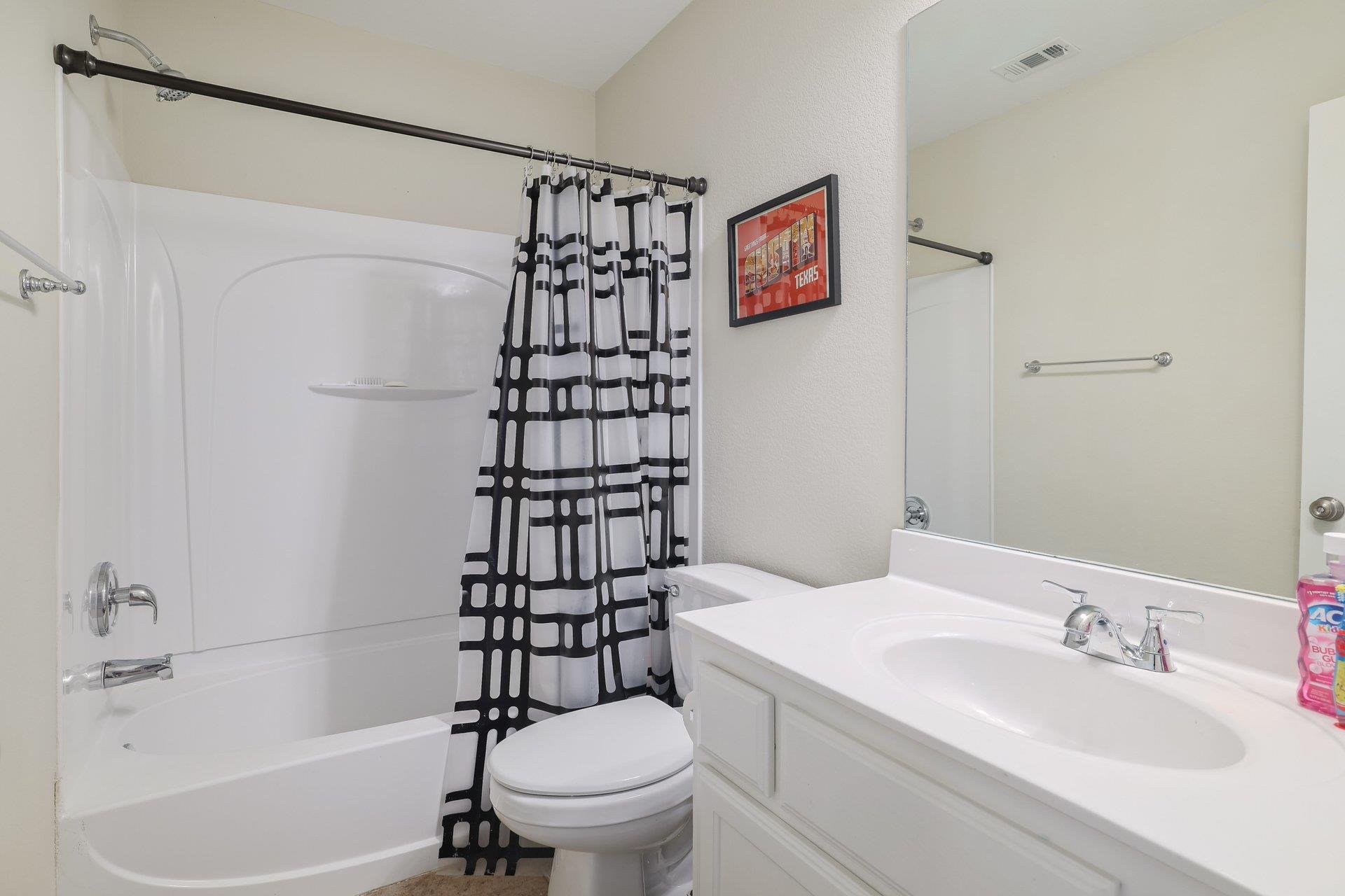 9212 Pioneer Forest Dr, Austin, TX 78744