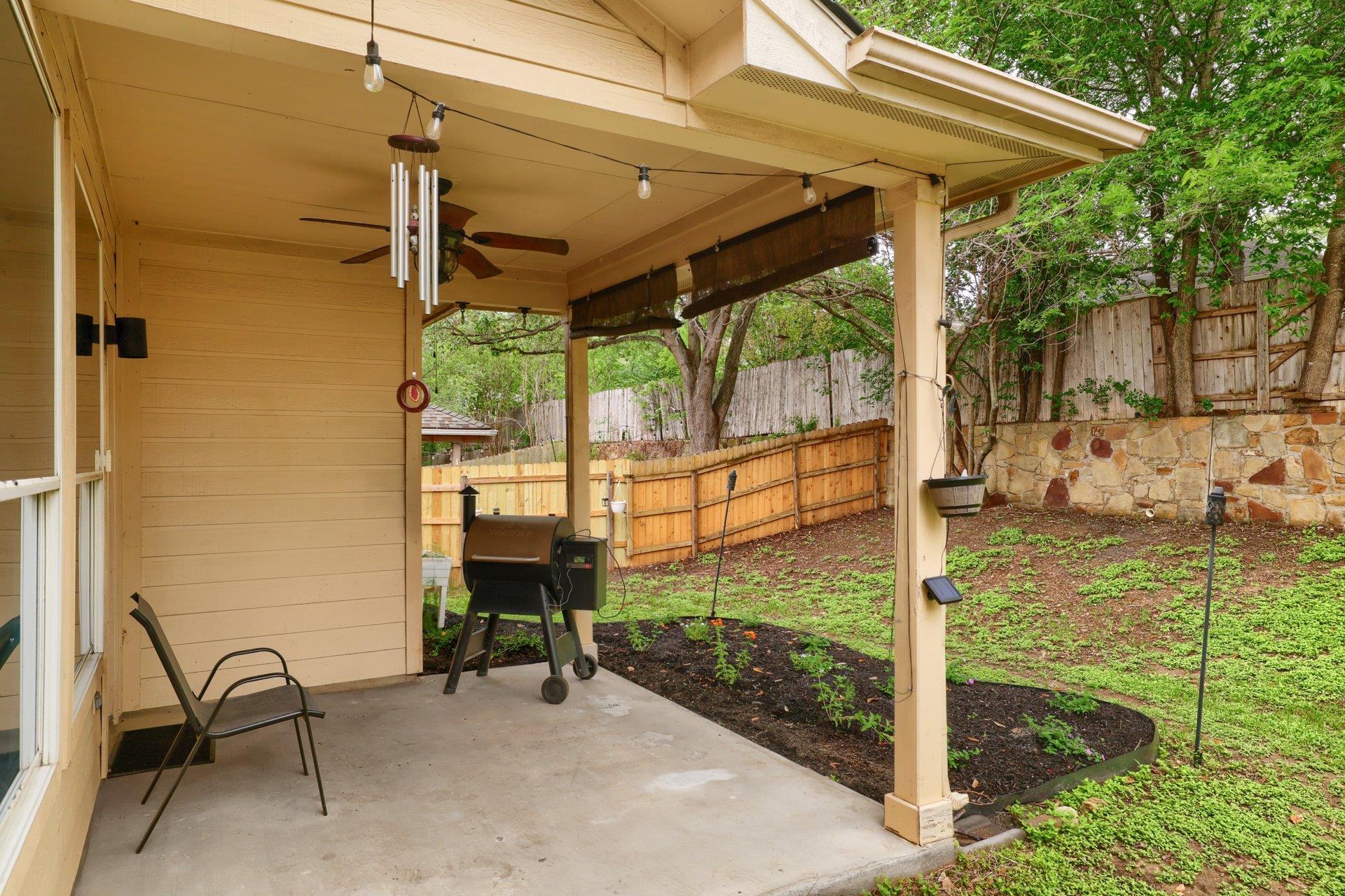 9212 Pioneer Forest Dr, Austin, TX 78744