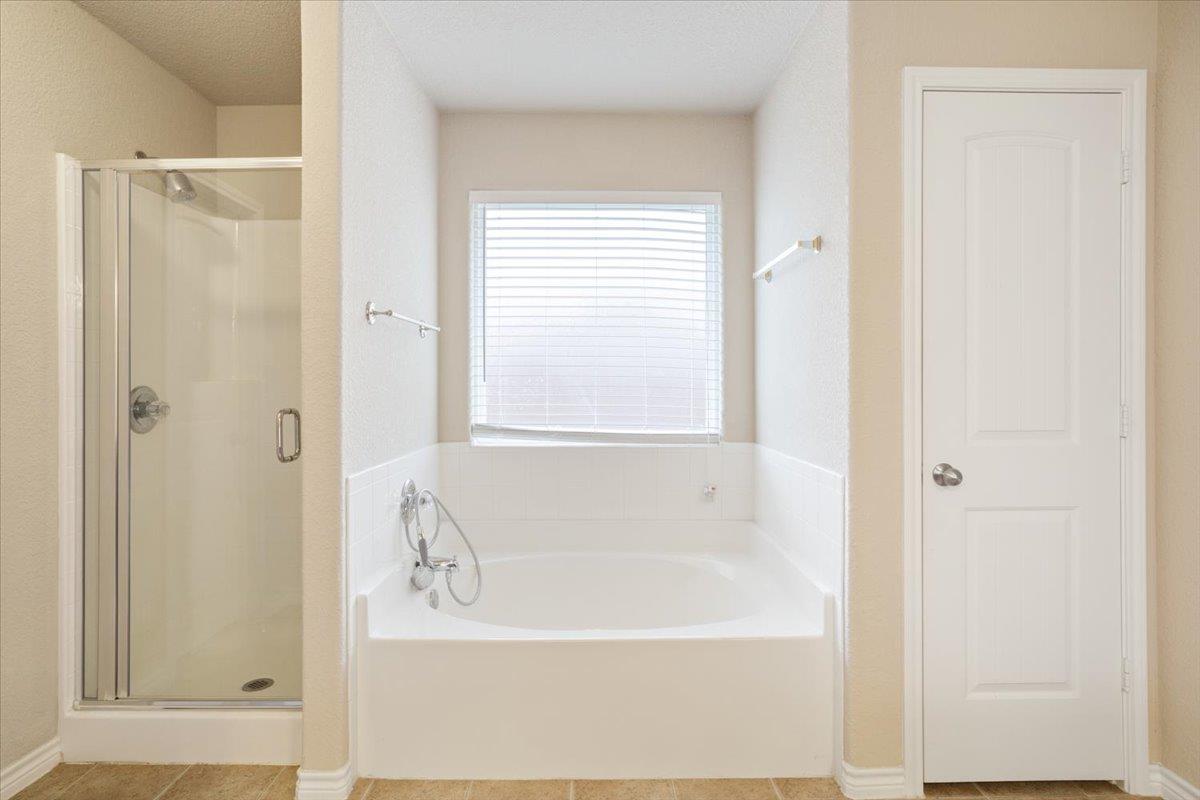 2709 Alamocitos Creek Dr, Killeen, TX 76549