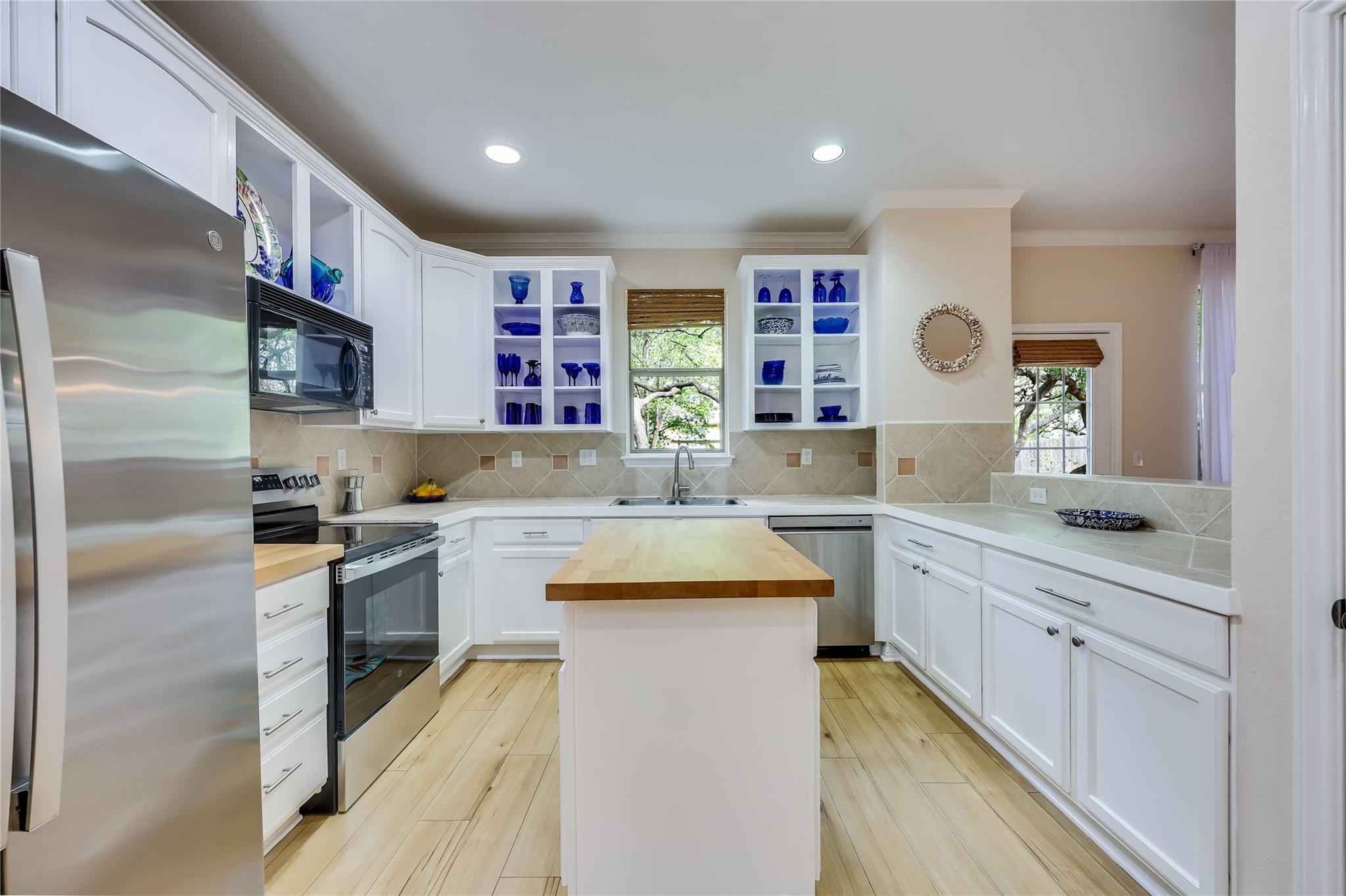 1303 N Cuernavaca Dr # B, Austin, TX 78733