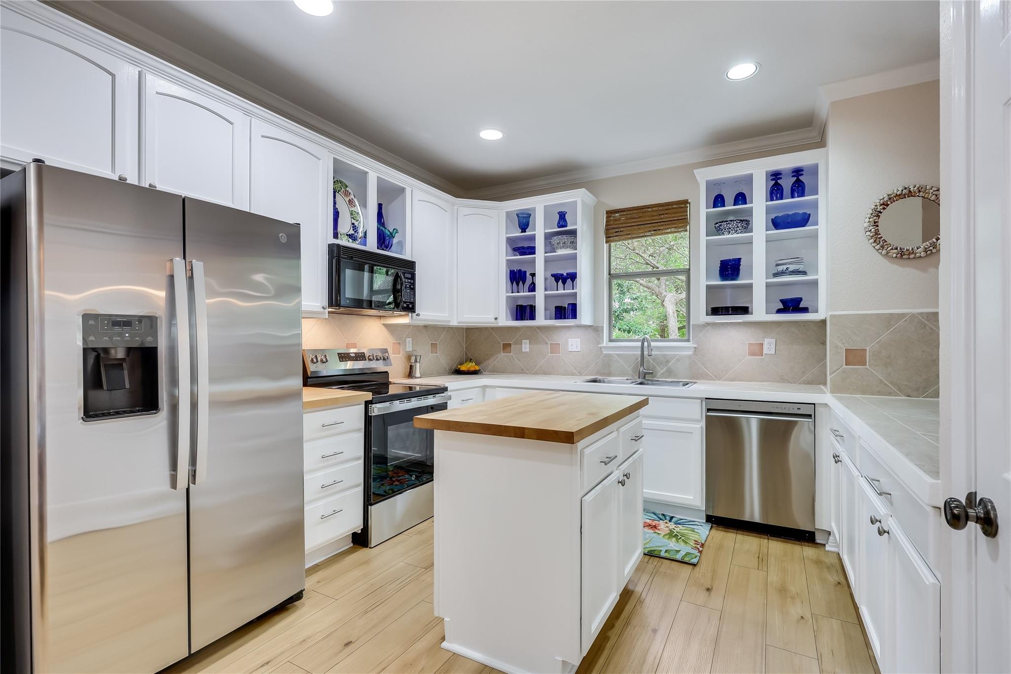 1303 N Cuernavaca Dr # B, Austin, TX 78733