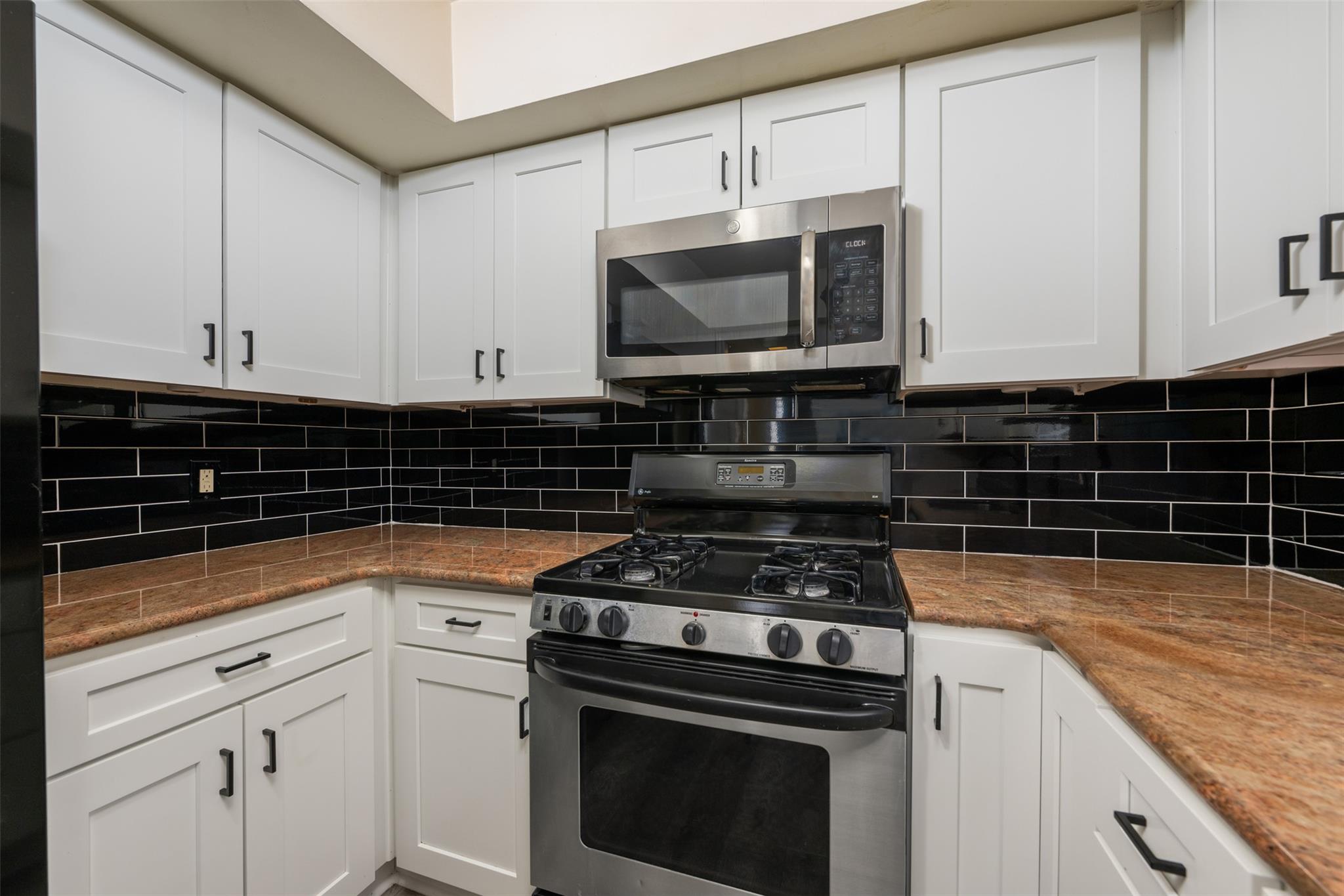 6107 Bullard Dr # A, Austin, TX 78757