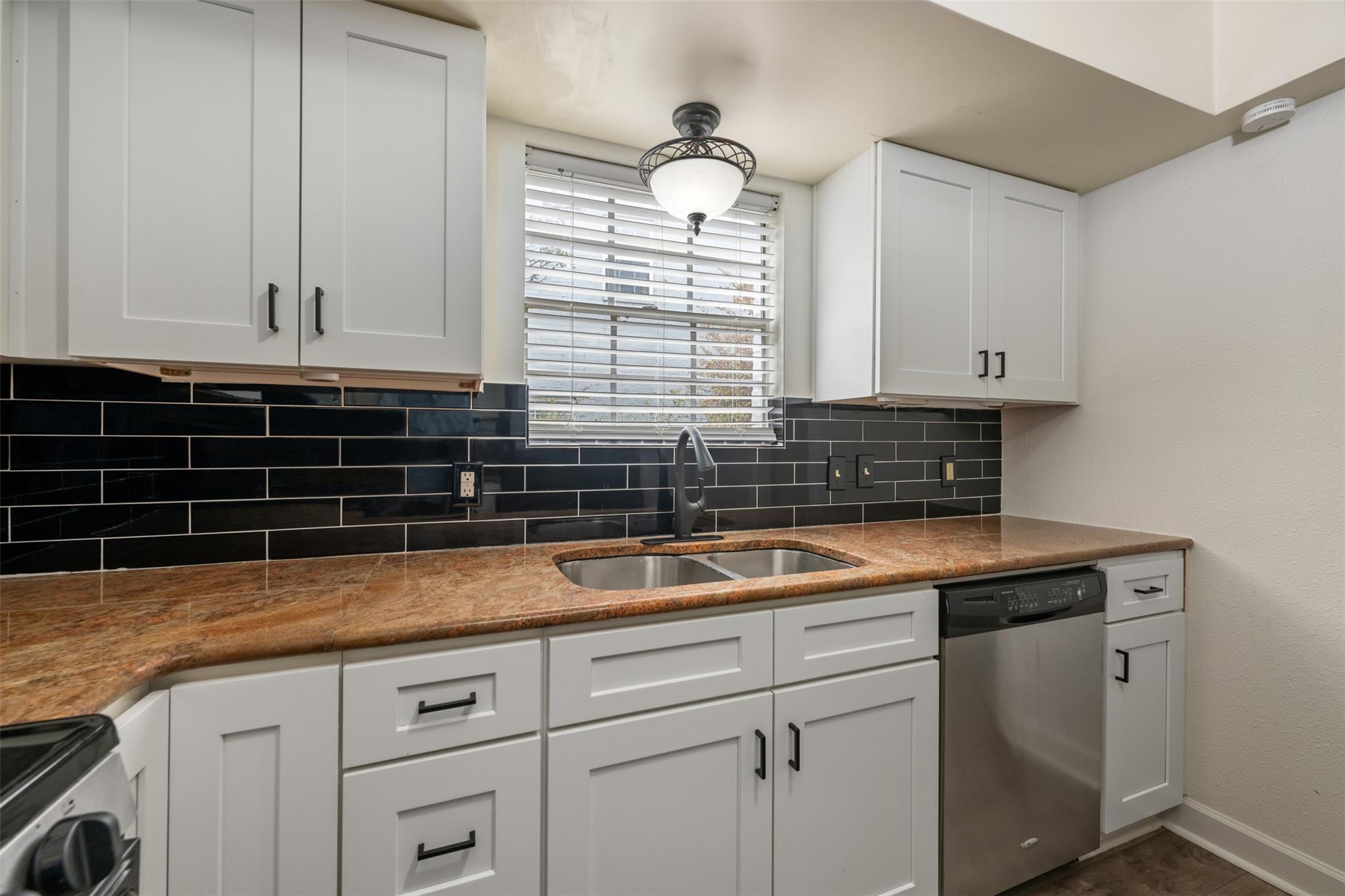 6107 Bullard Dr # A, Austin, TX 78757