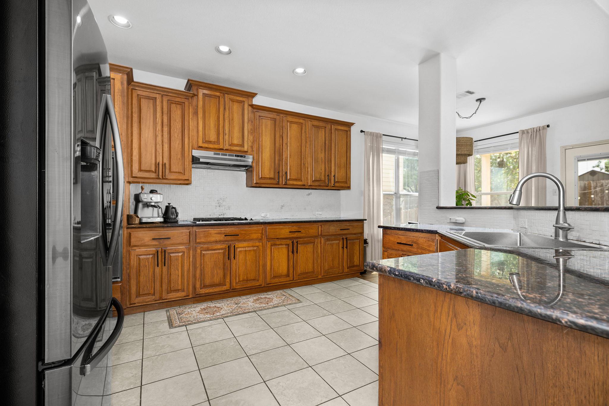 2652 Ravenwood Dr, Round Rock, TX 78665