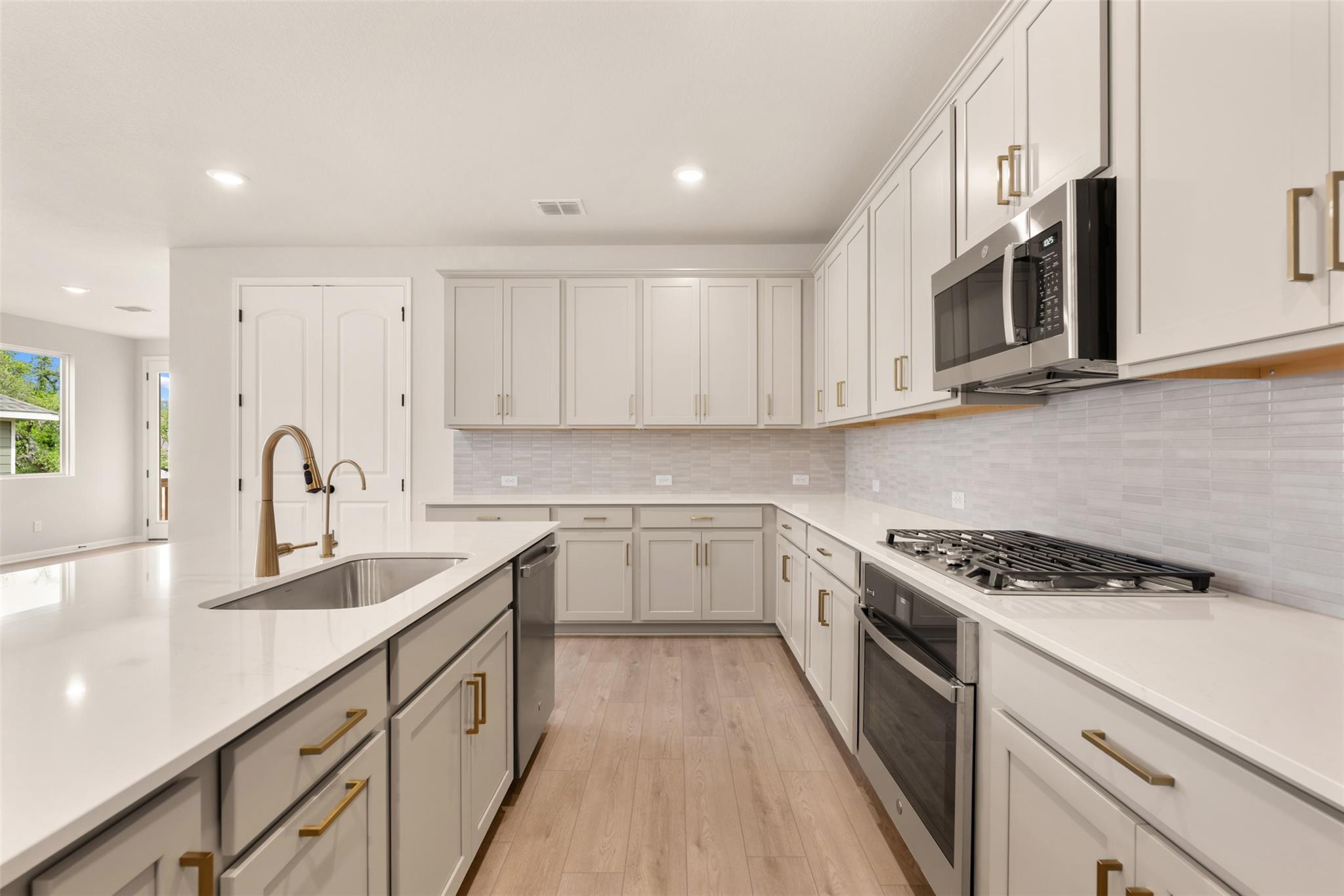 231 Ranier Way, Dripping Springs, TX 78620