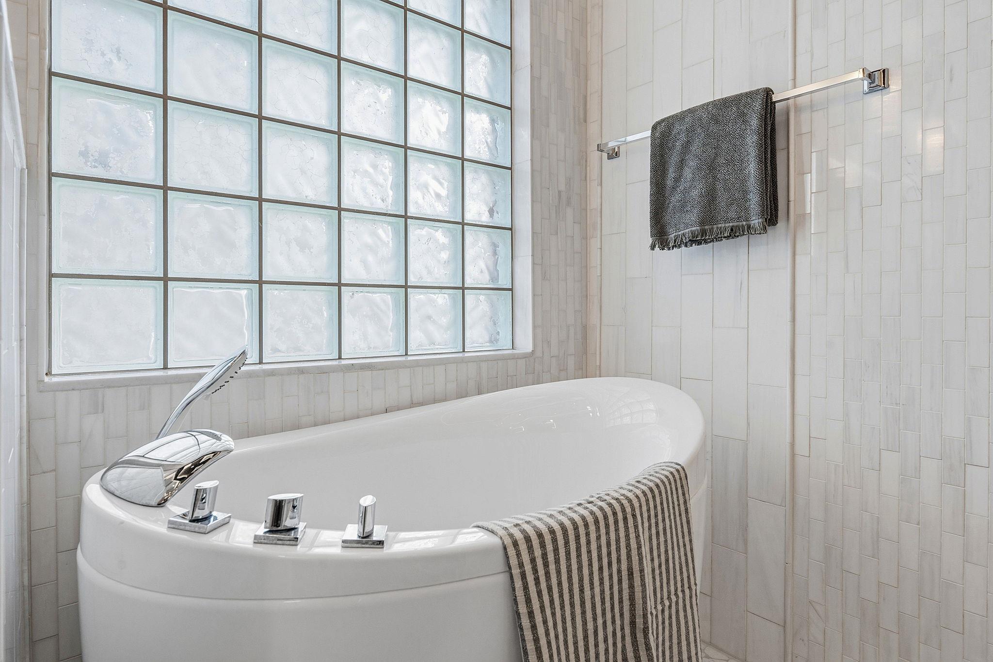 1917 Lakecliff Hills Ln, Austin, TX 78732