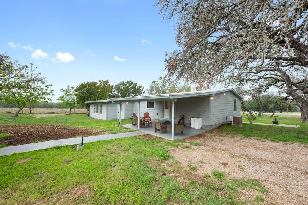 1169 W US Highway 290, Johnson City, TX 78636