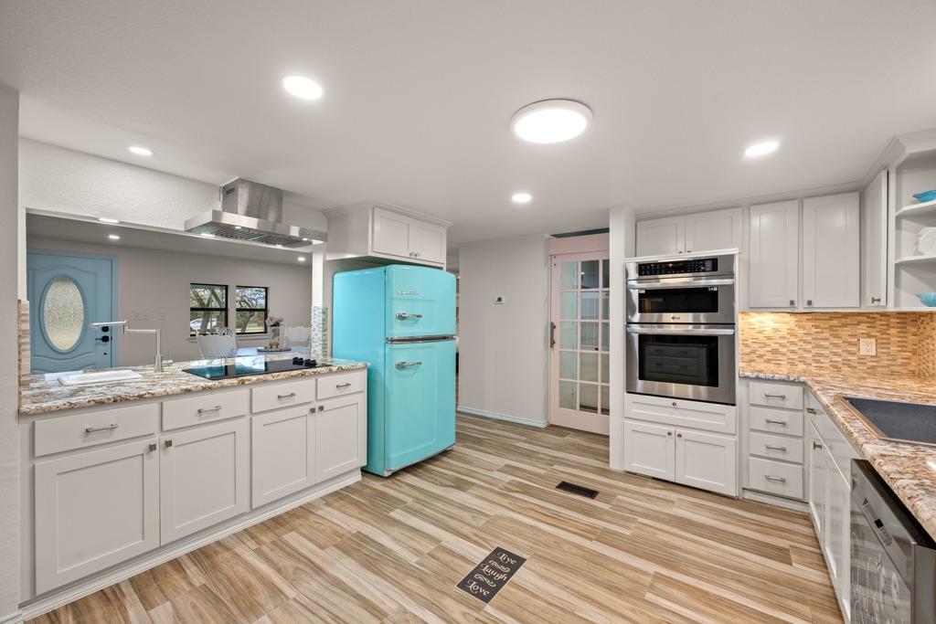 1169 W US Highway 290, Johnson City, TX 78636