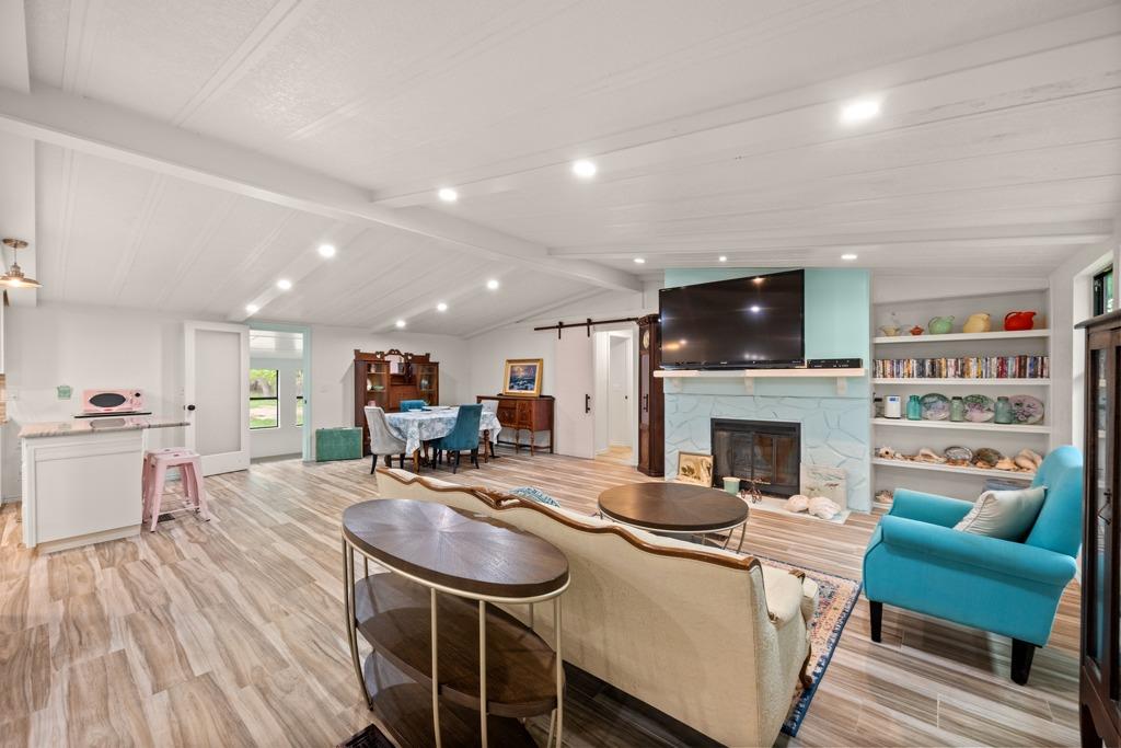 1169 W US Highway 290, Johnson City, TX 78636