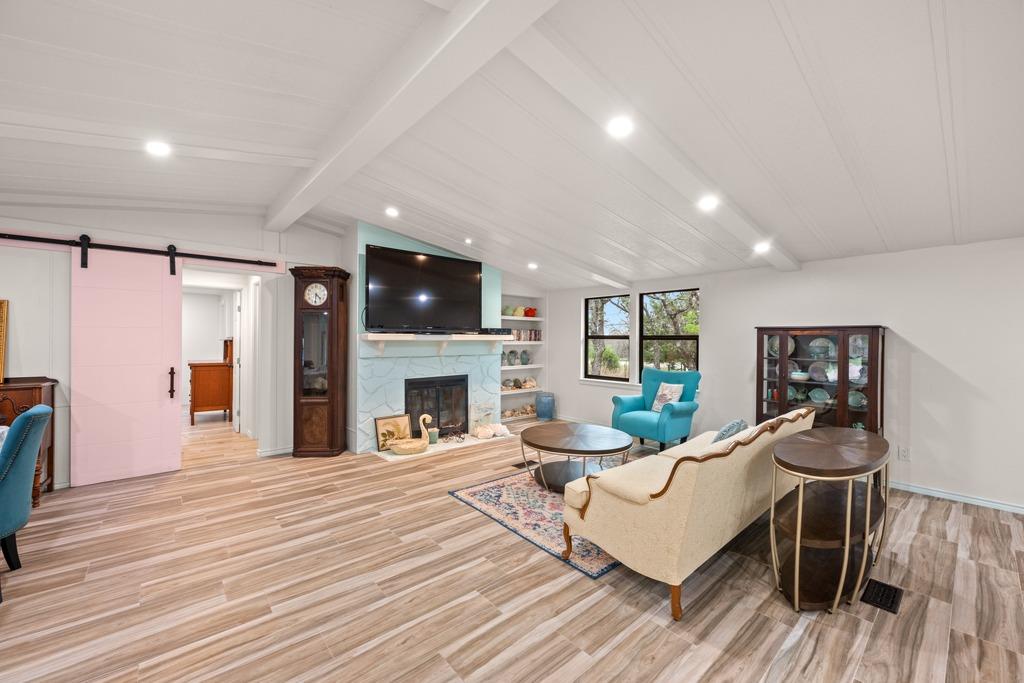 1169 W US Highway 290, Johnson City, TX 78636