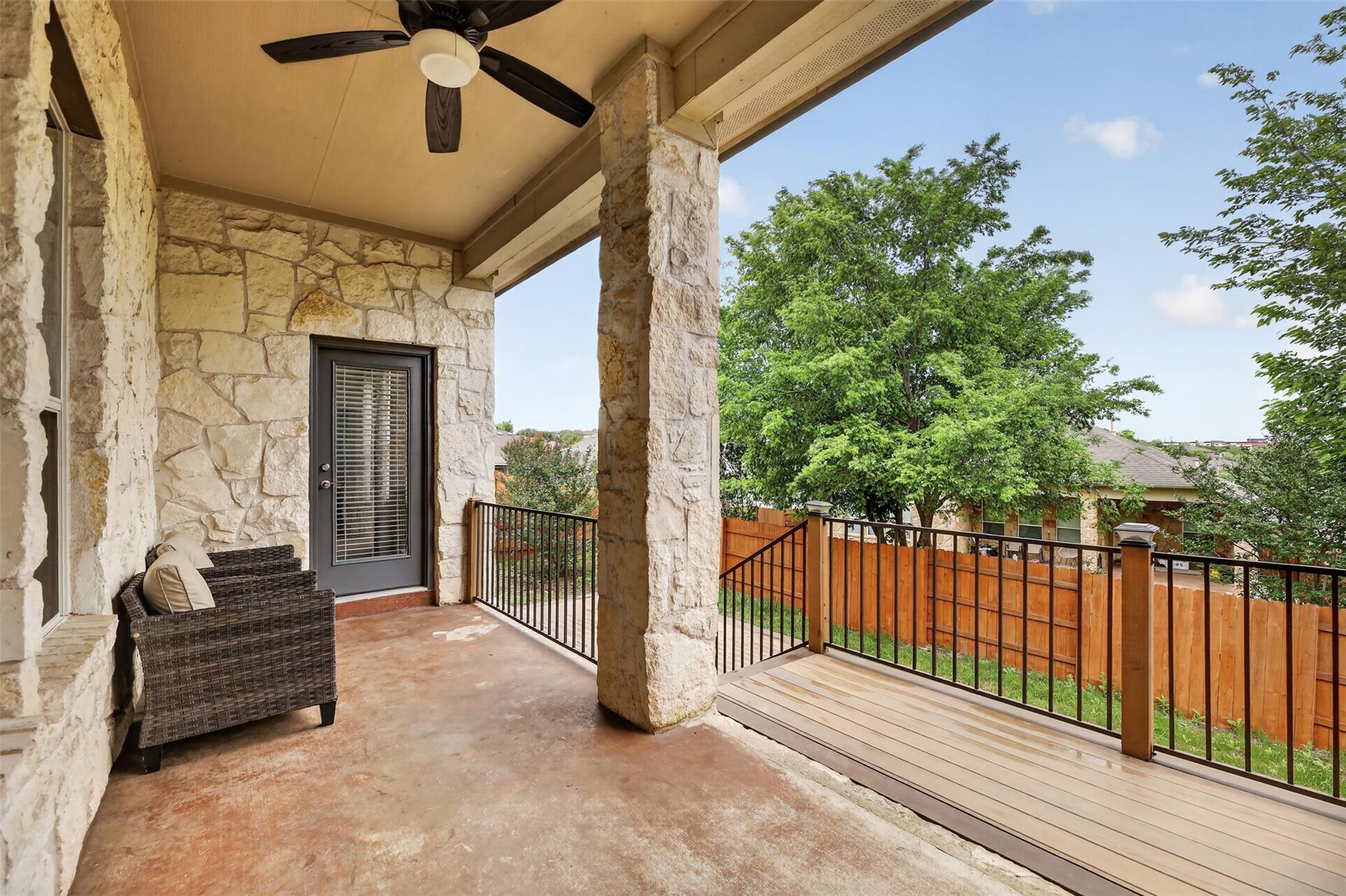 545 Manchester Ln, Austin, TX 78737