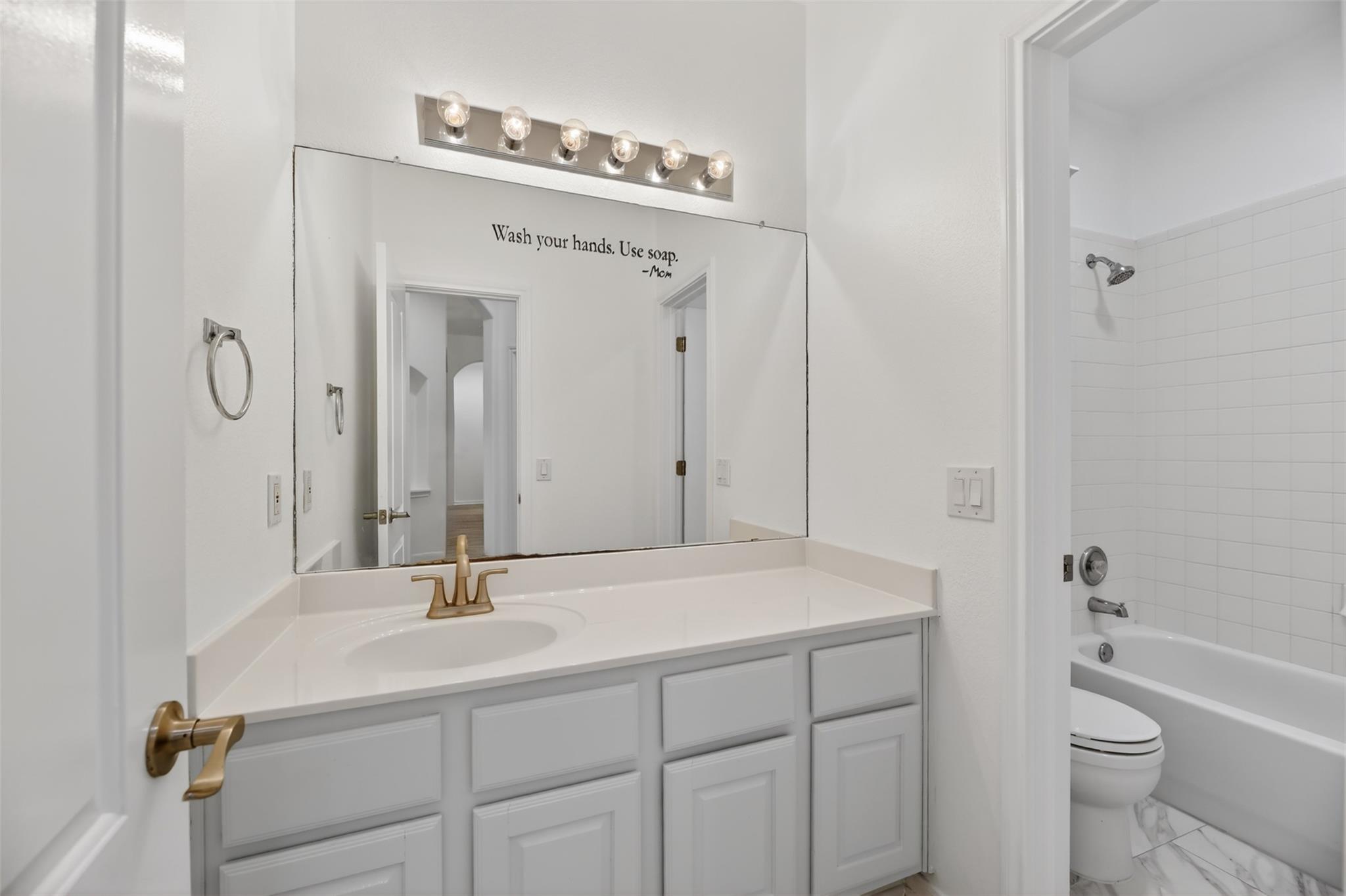 545 Manchester Ln, Austin, TX 78737