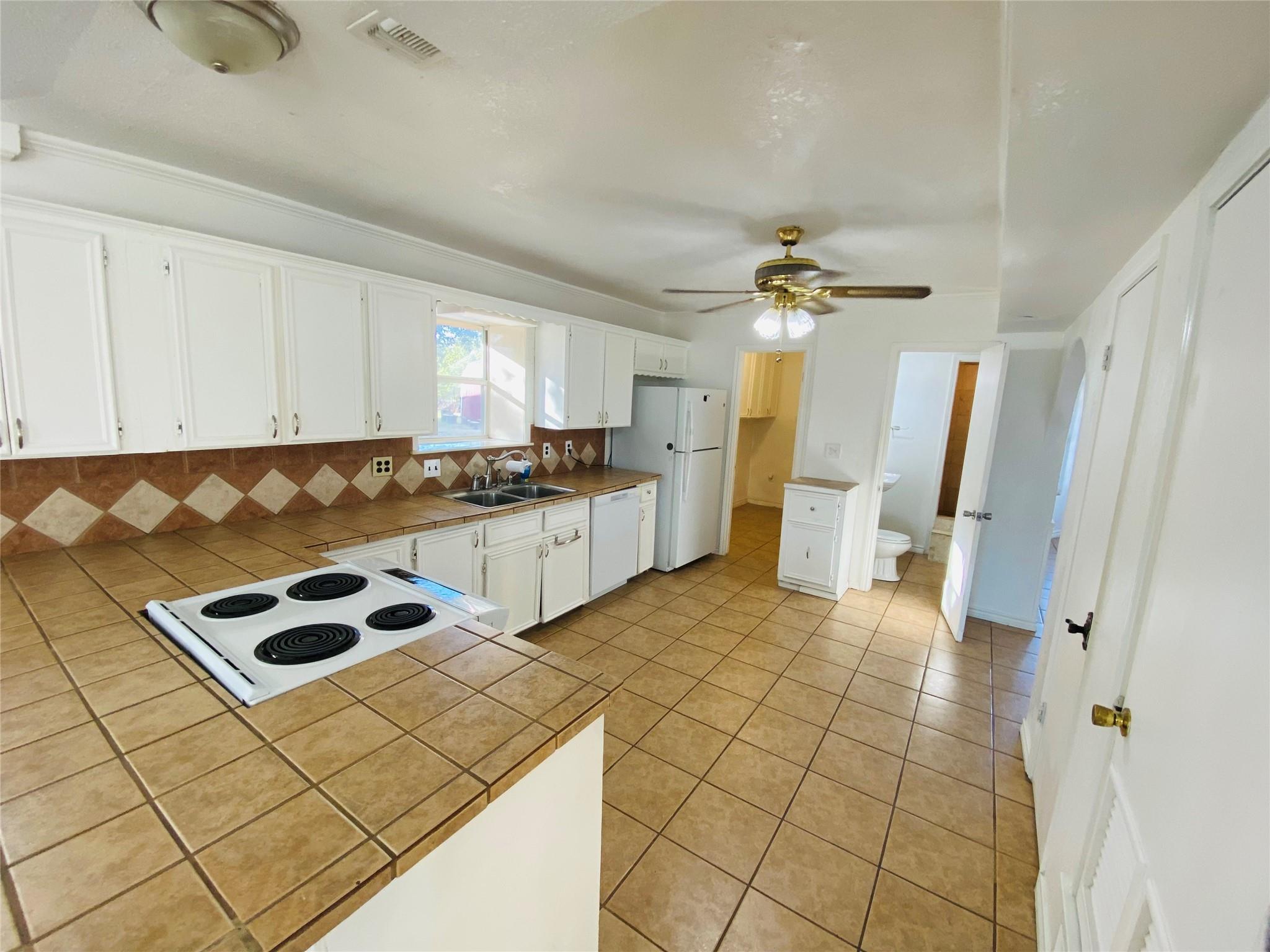 5203 Denmans Loop, Belton, TX 76513