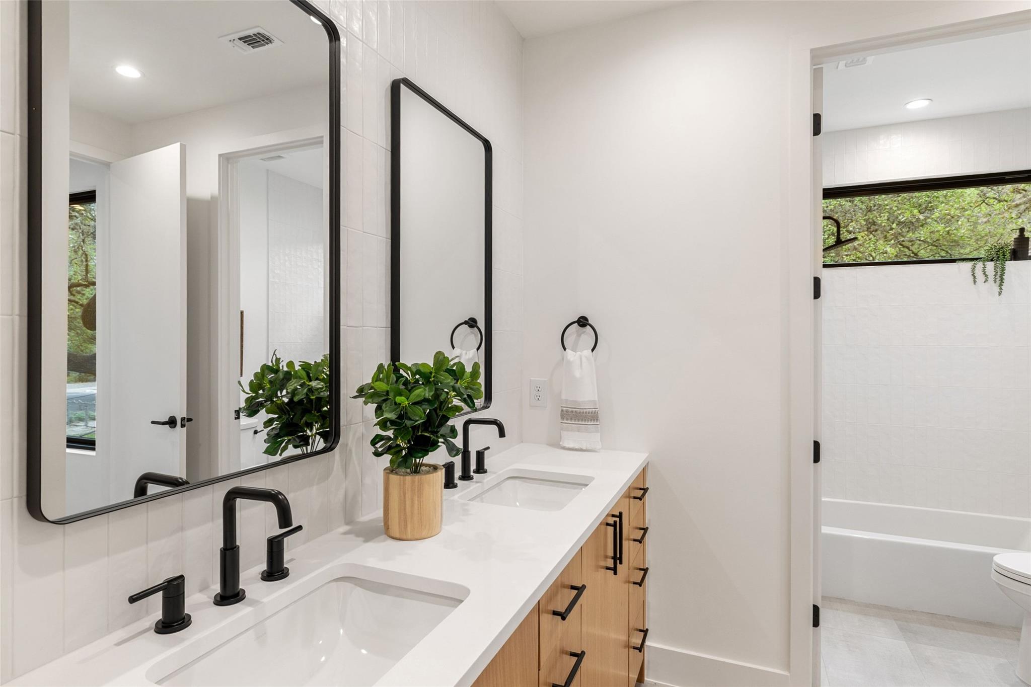 2611 Oak Crest Ave # A & B, Austin, TX 78704