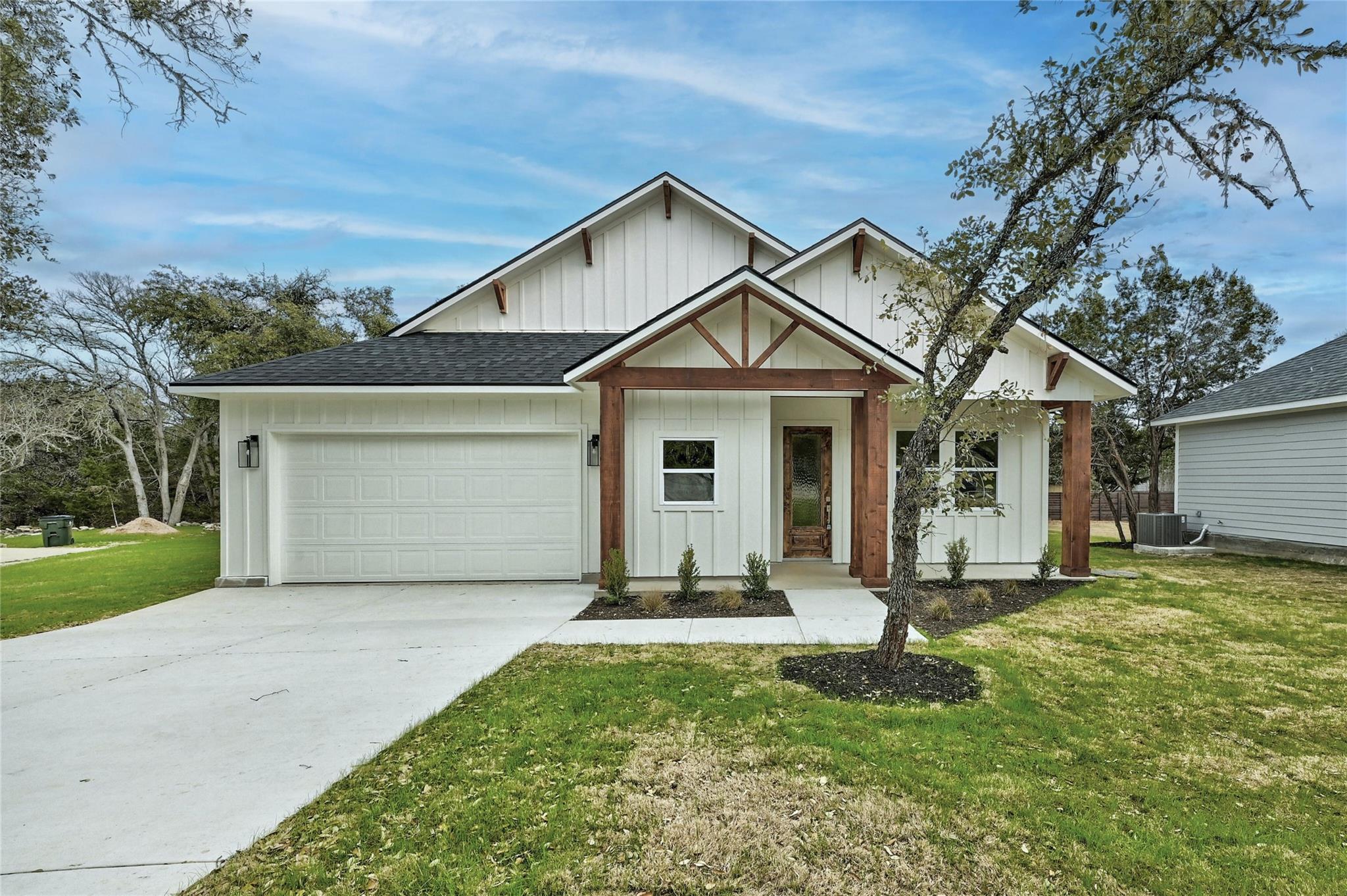 16 Rhapsody Ln, Wimberley, TX 78676