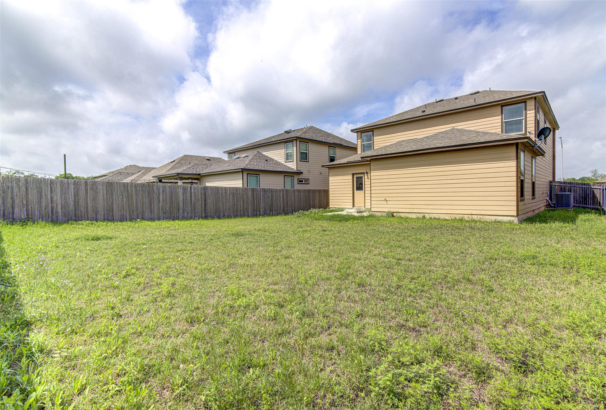 1916 Dragonfly Loop, Bastrop, TX 78602