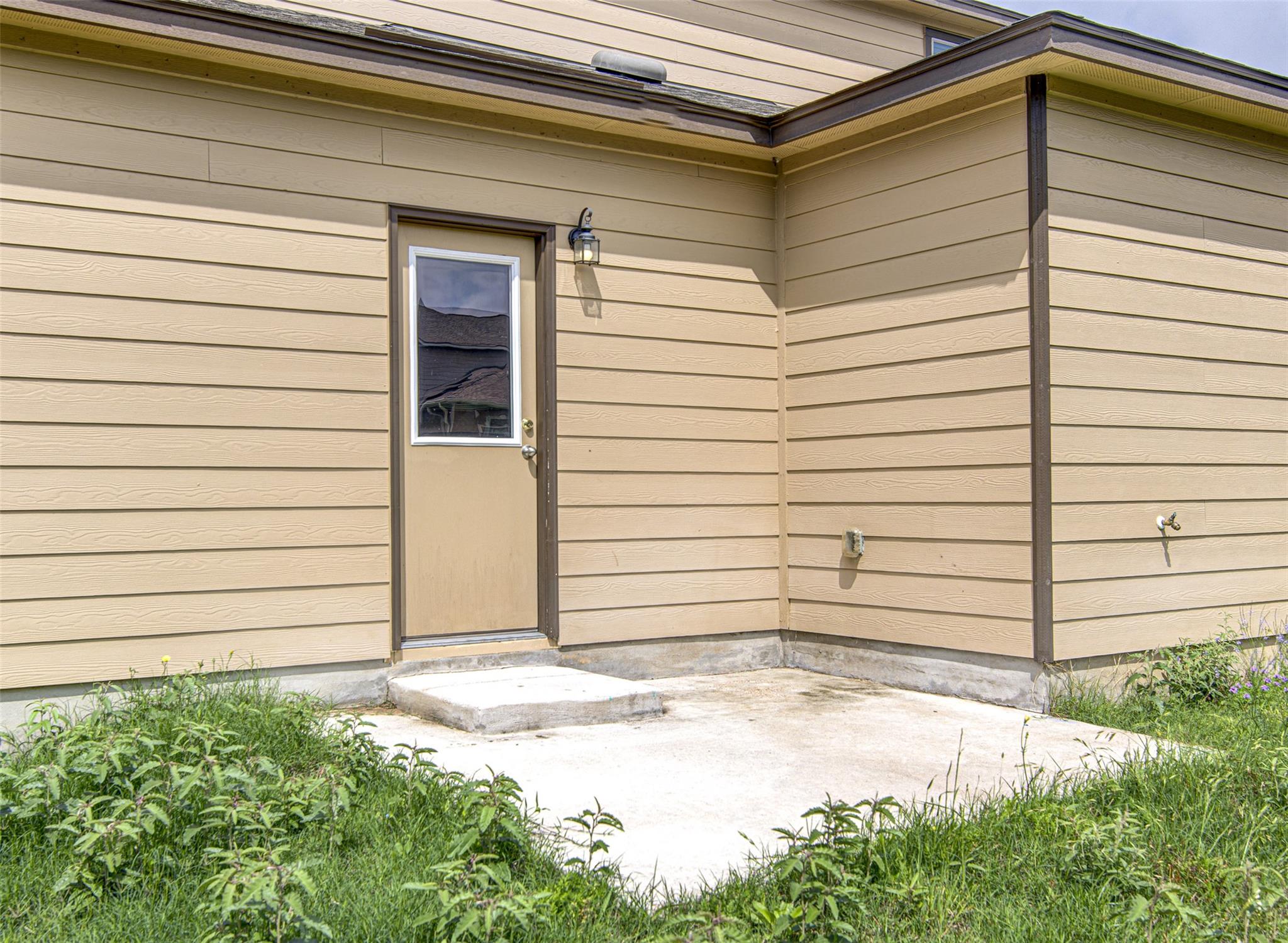 1916 Dragonfly Loop, Bastrop, TX 78602