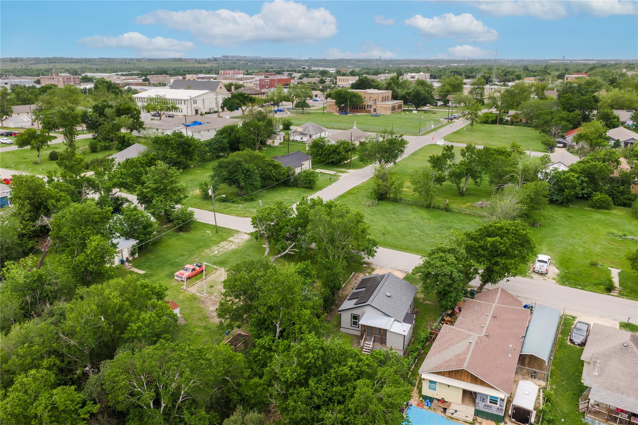 604 Burkett St, Taylor, TX 76574