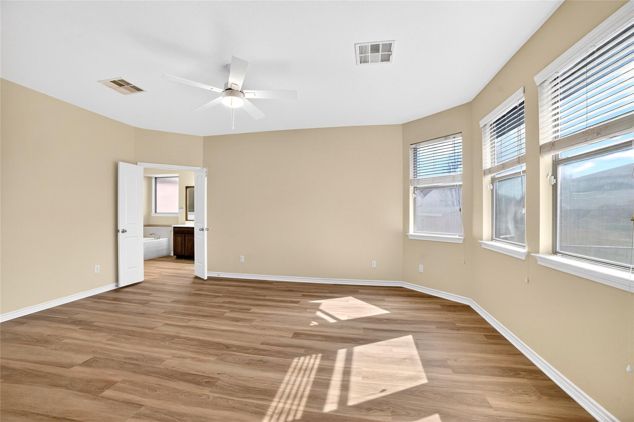 1090 Sussex Way, Round Rock, TX 78665