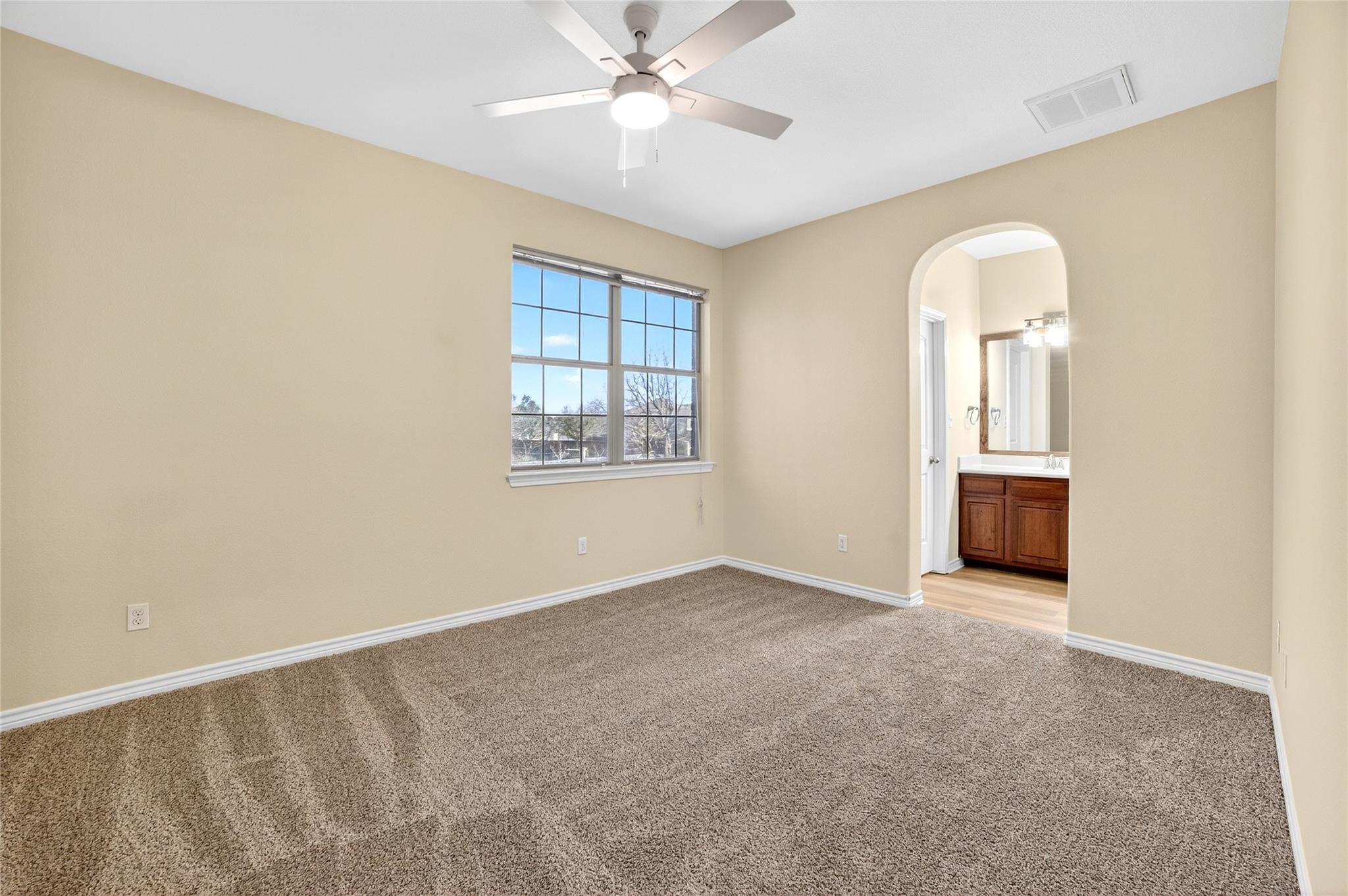 1090 Sussex Way, Round Rock, TX 78665