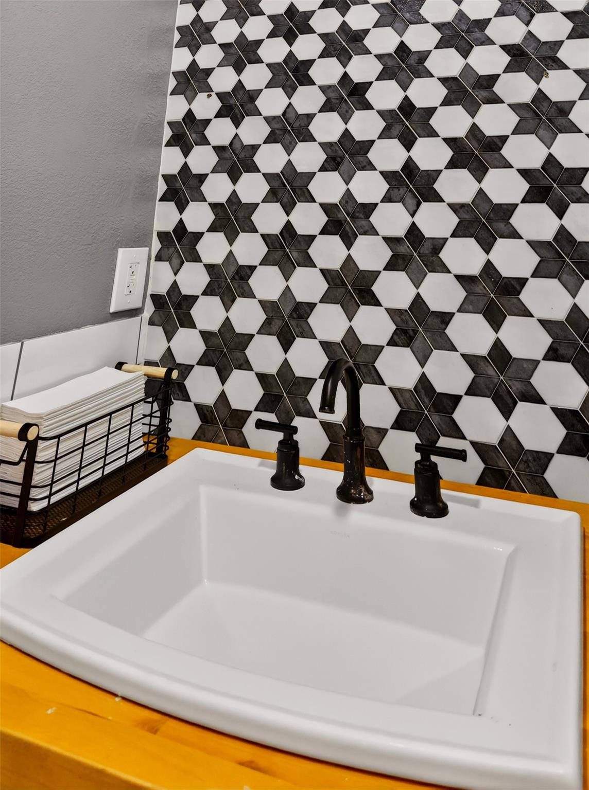 6106 SE FM Rnch, Holland, TX 76534