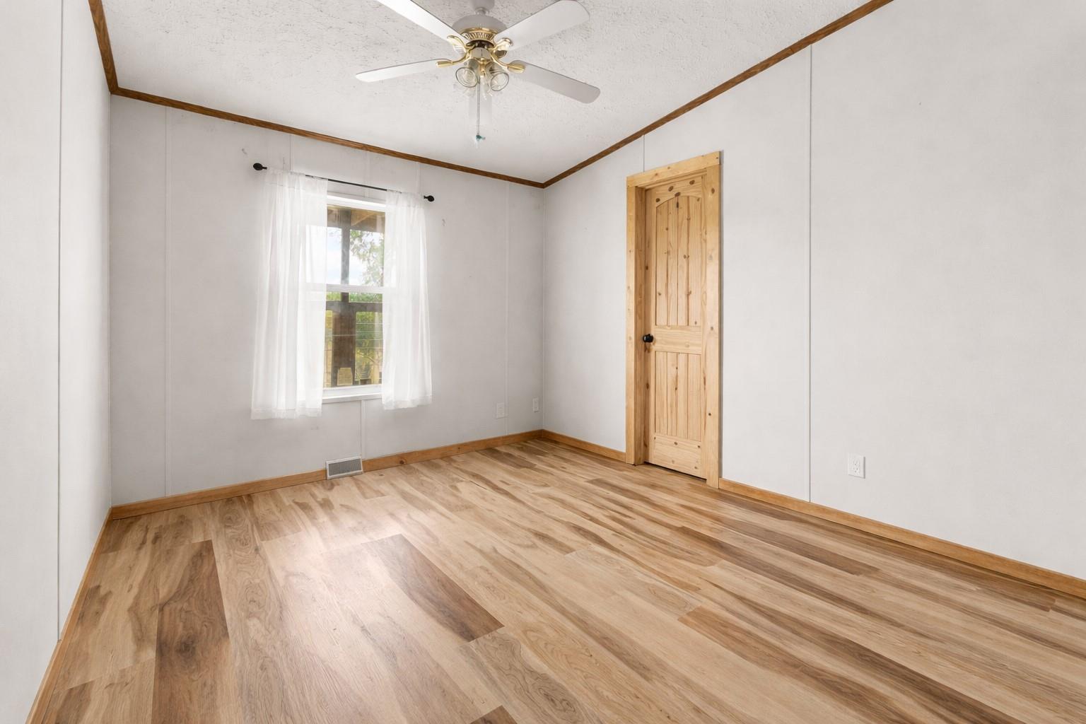 820 County Road 454, Taylor, TX 78615