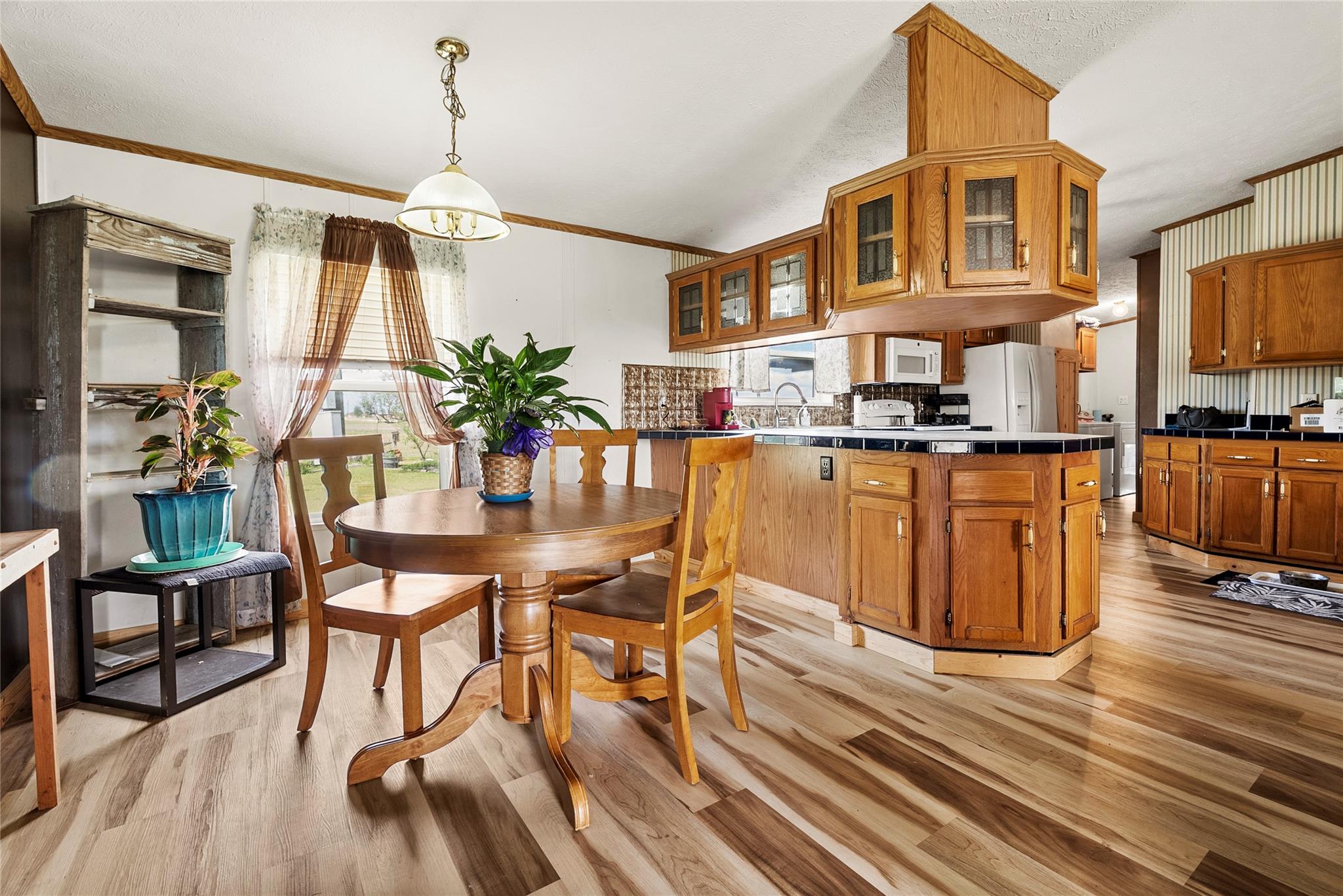 820 County Road 454, Taylor, TX 78615