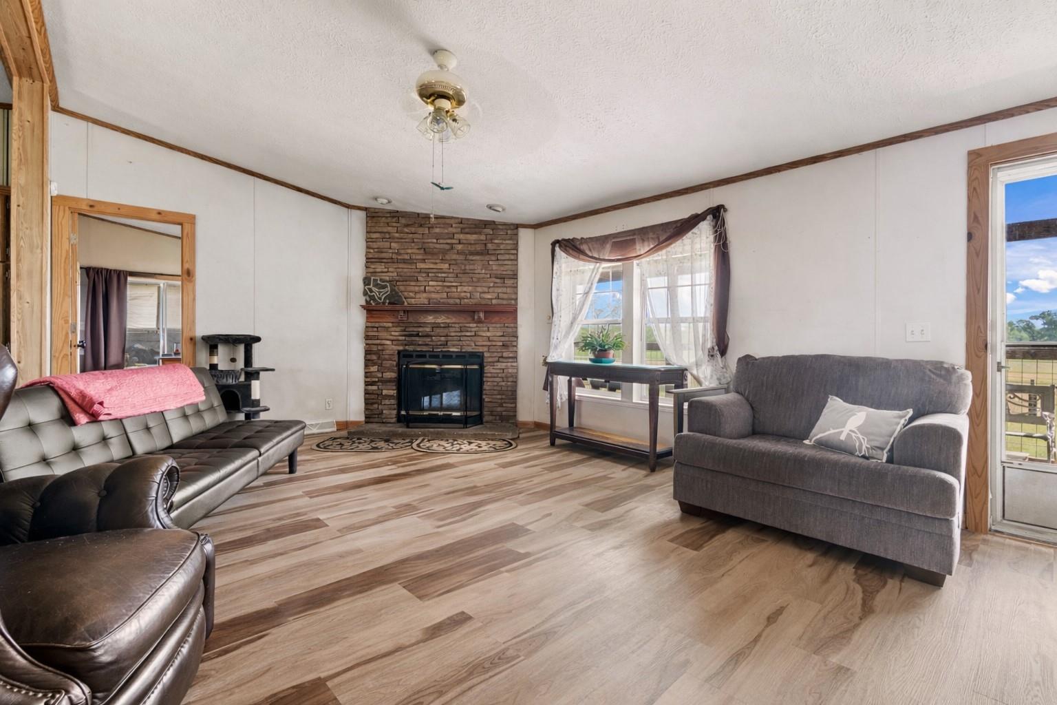 820 County Road 454, Taylor, TX 78615