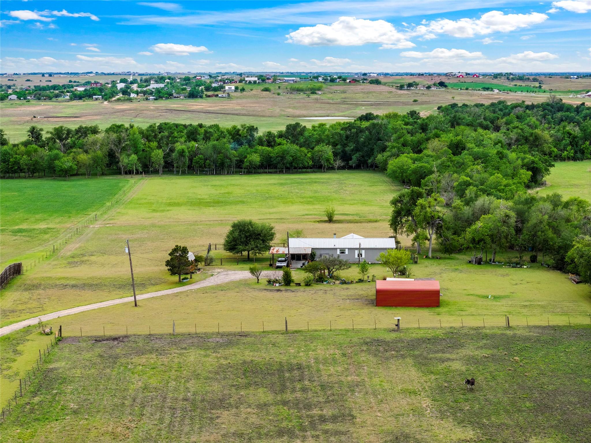 820 County Road 454, Taylor, TX 78615