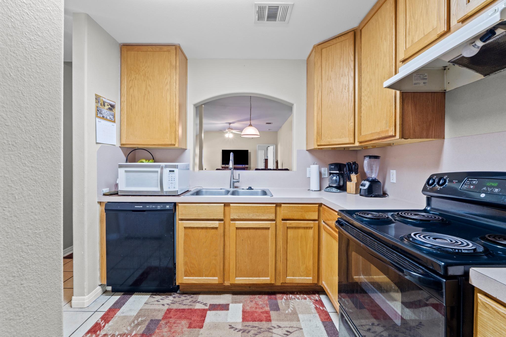 243-245 Marvin Cv, Hutto, TX 78634