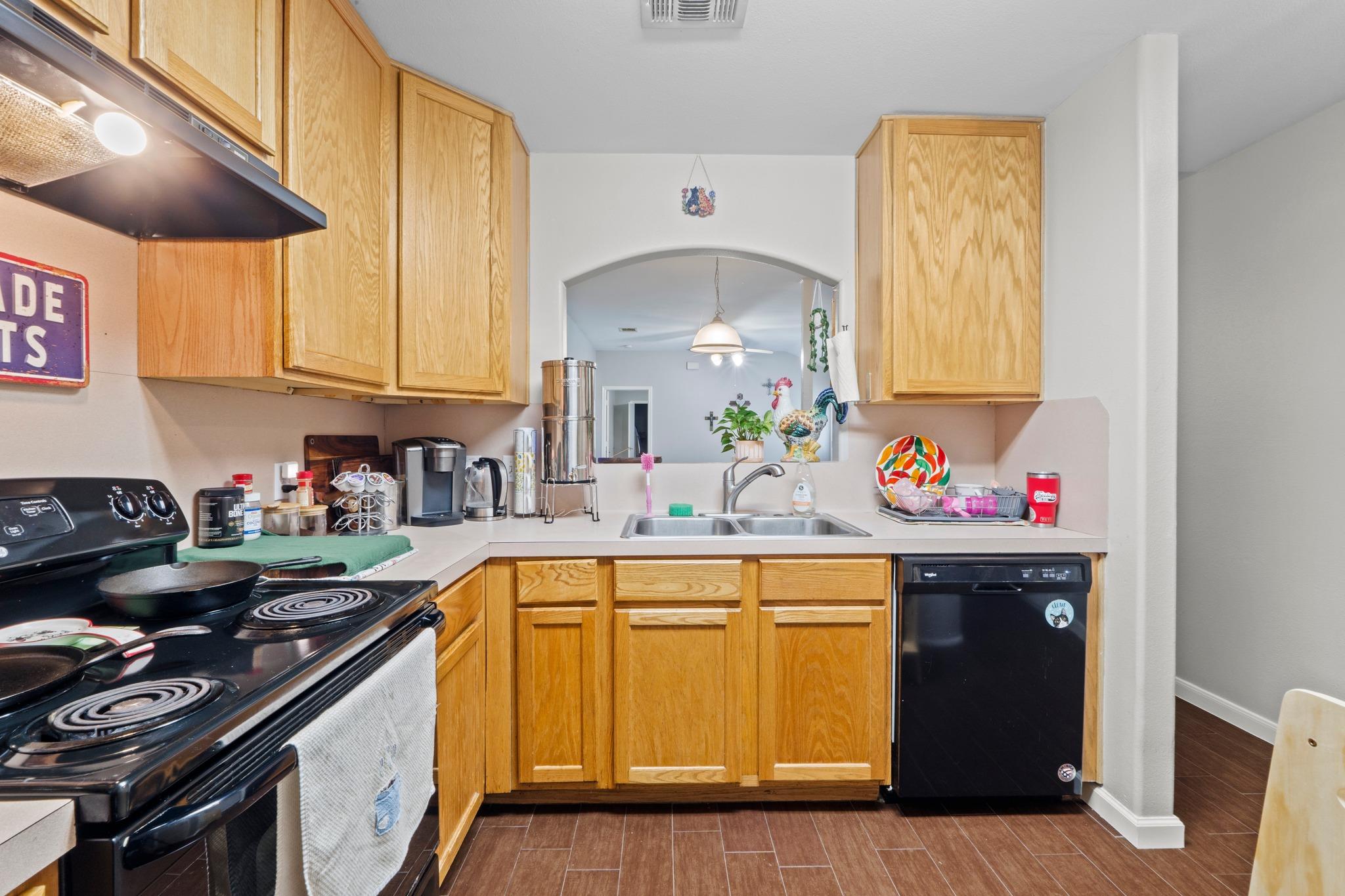 243-245 Marvin Cv, Hutto, TX 78634