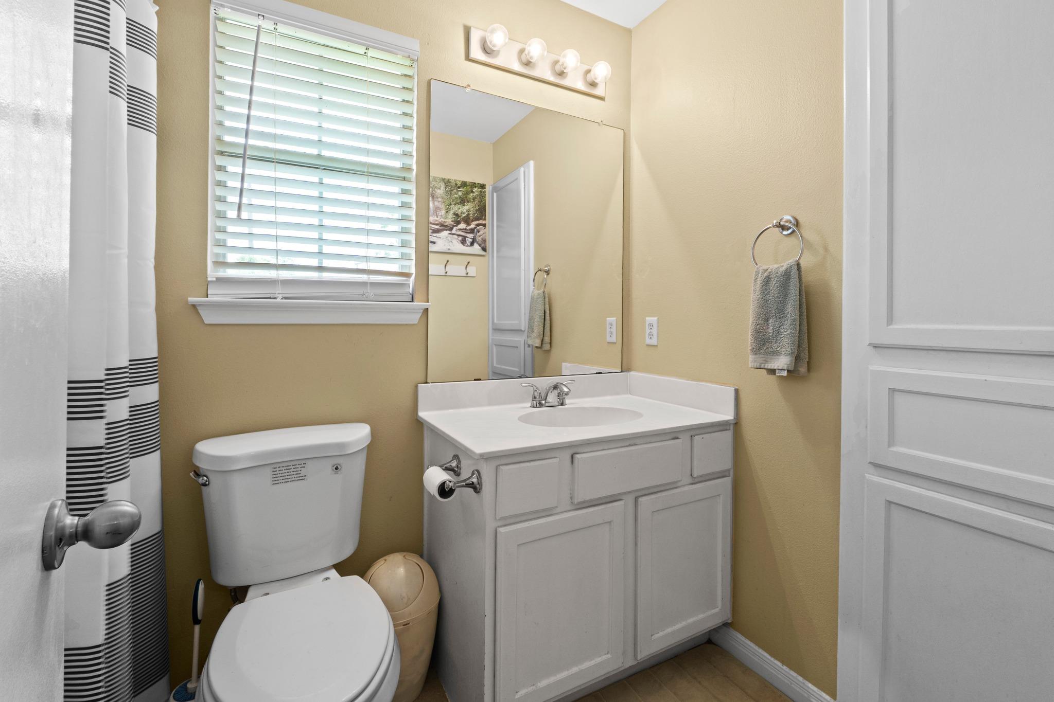 243-245 Marvin Cv, Hutto, TX 78634