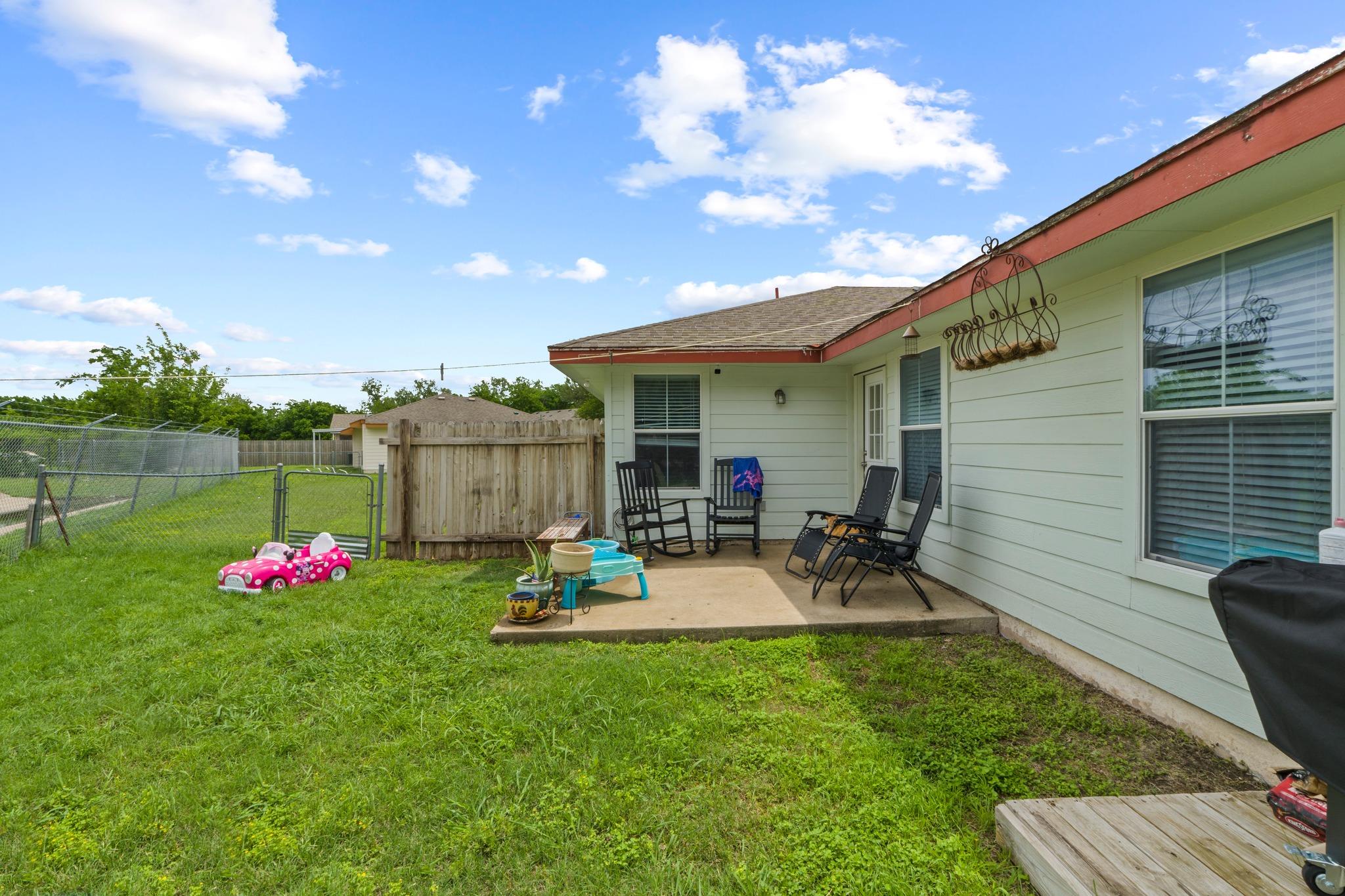 243-245 Marvin Cv, Hutto, TX 78634