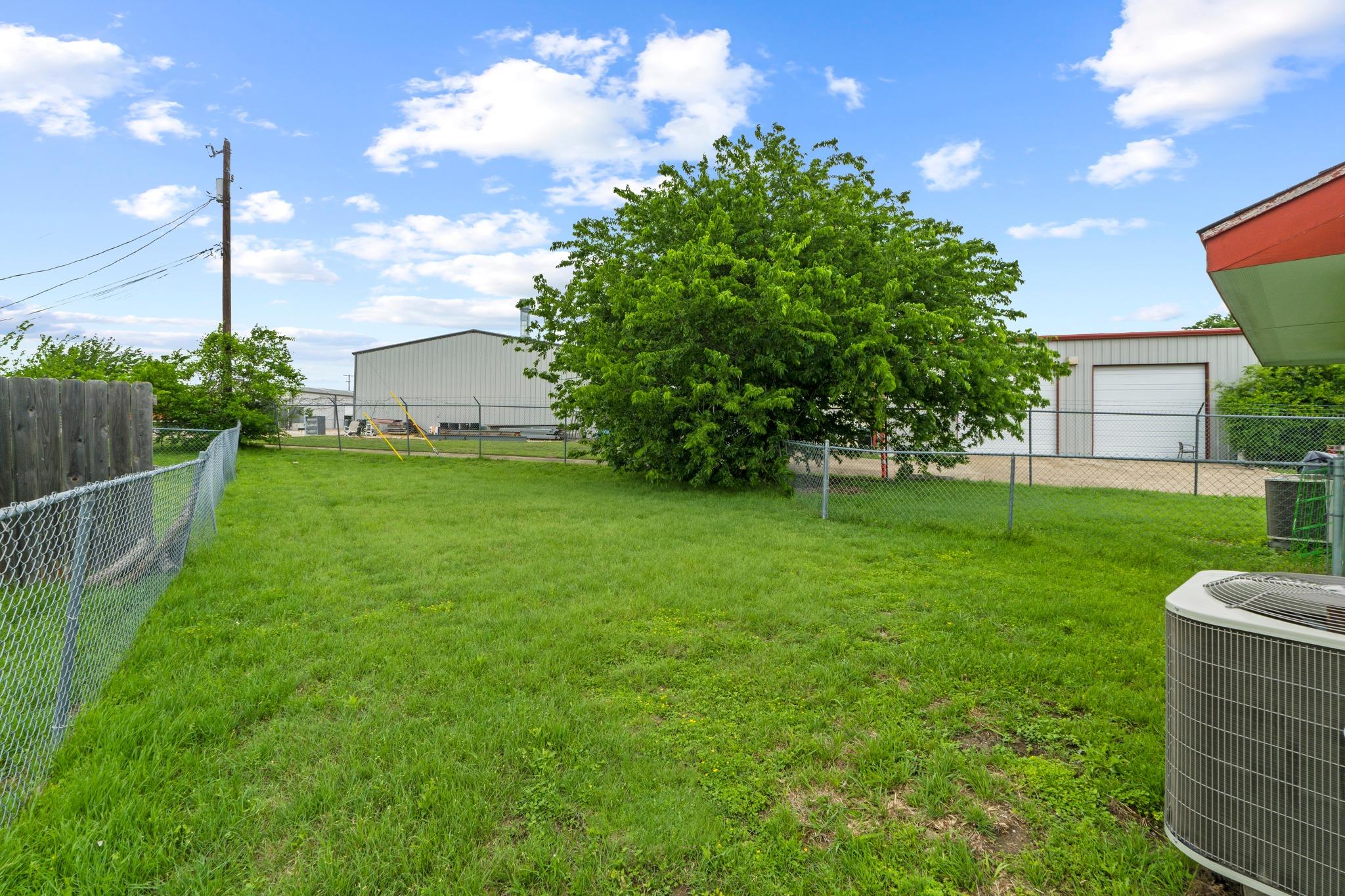 243-245 Marvin Cv, Hutto, TX 78634