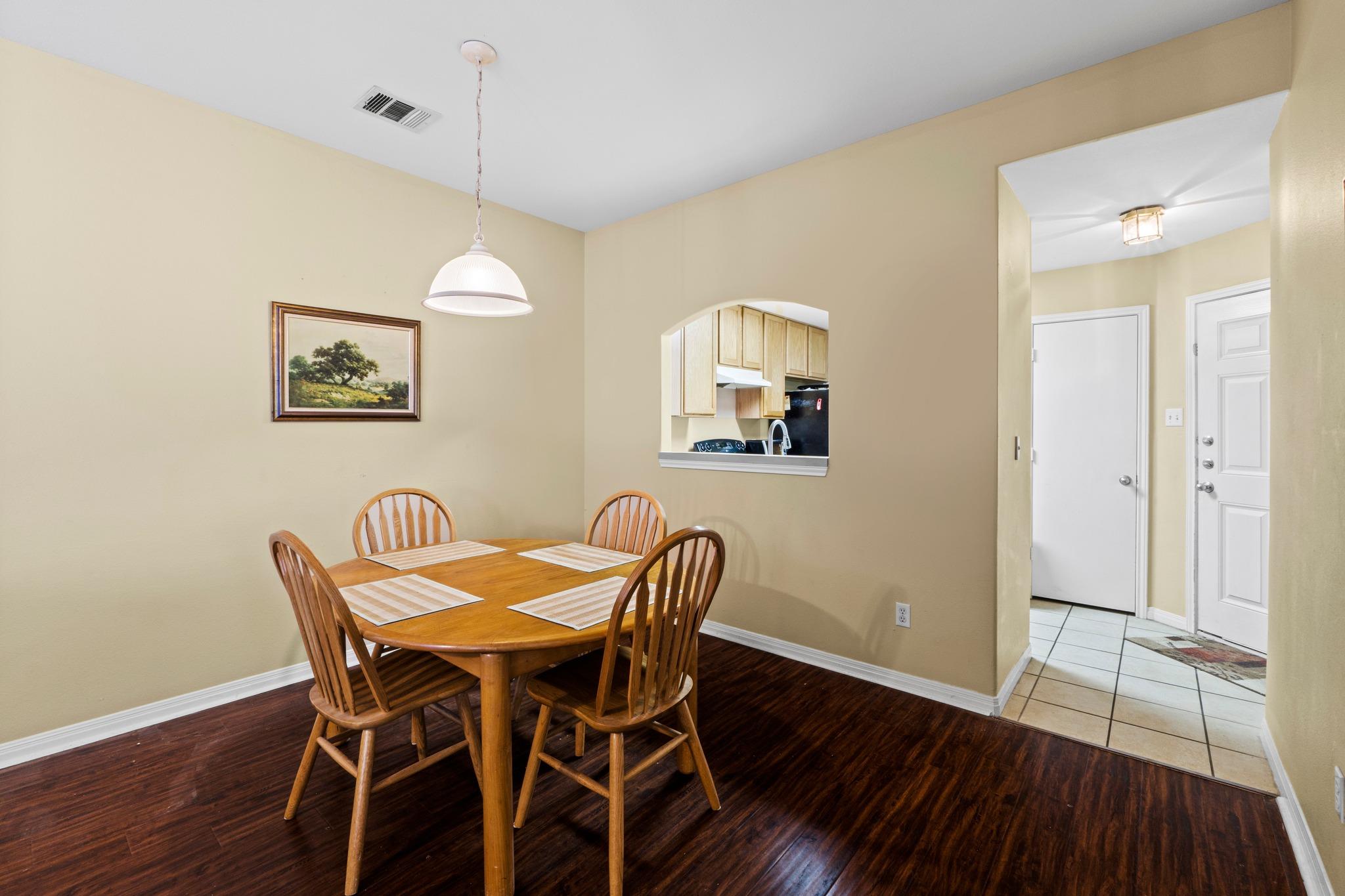 243-245 Marvin Cv, Hutto, TX 78634