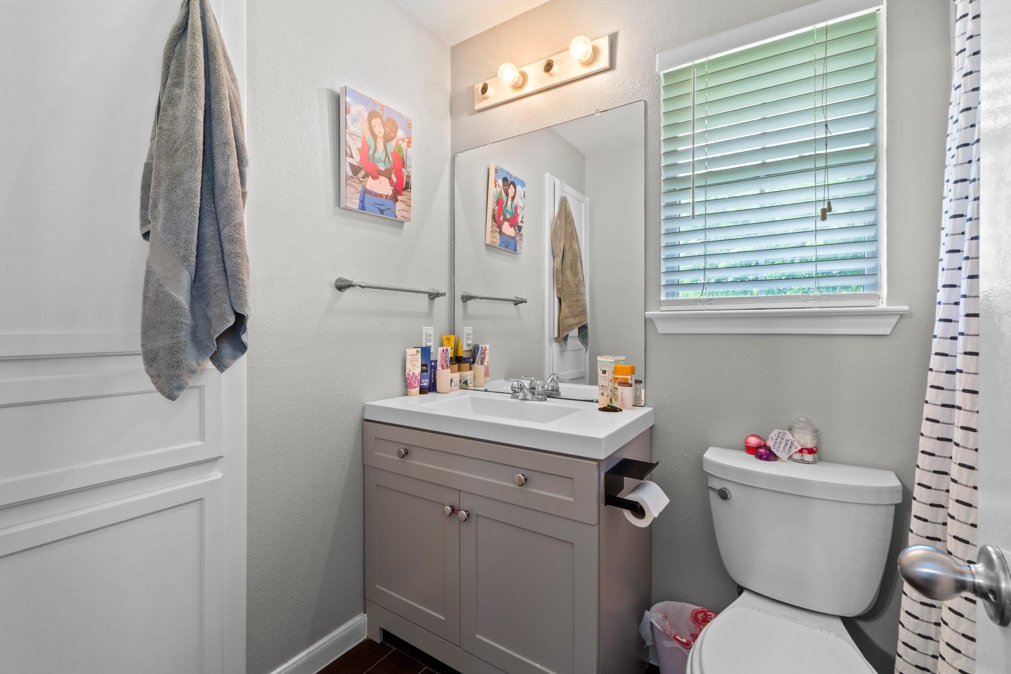 243-245 Marvin Cv, Hutto, TX 78634