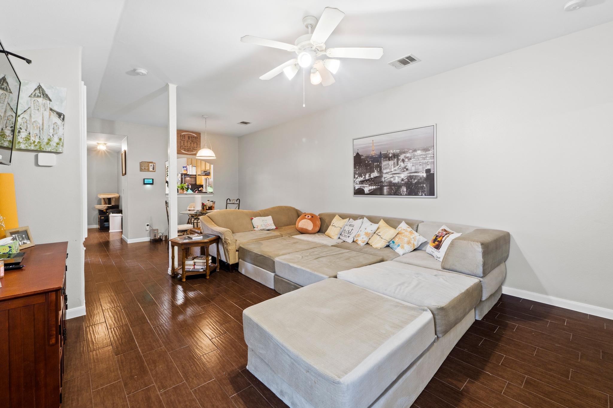 243-245 Marvin Cv, Hutto, TX 78634