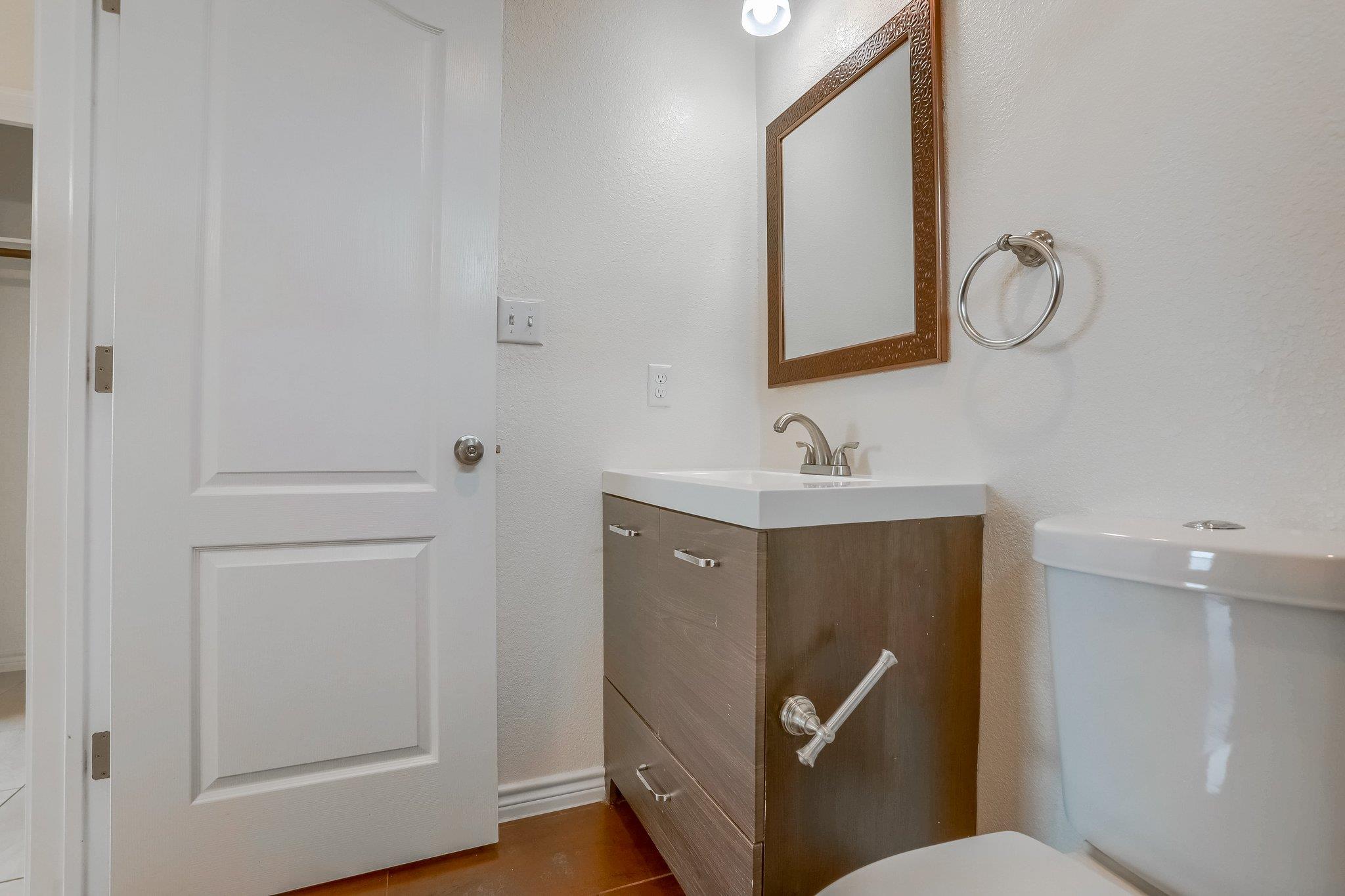 20111 Travis Dr # B, Lago Vista, TX 78645