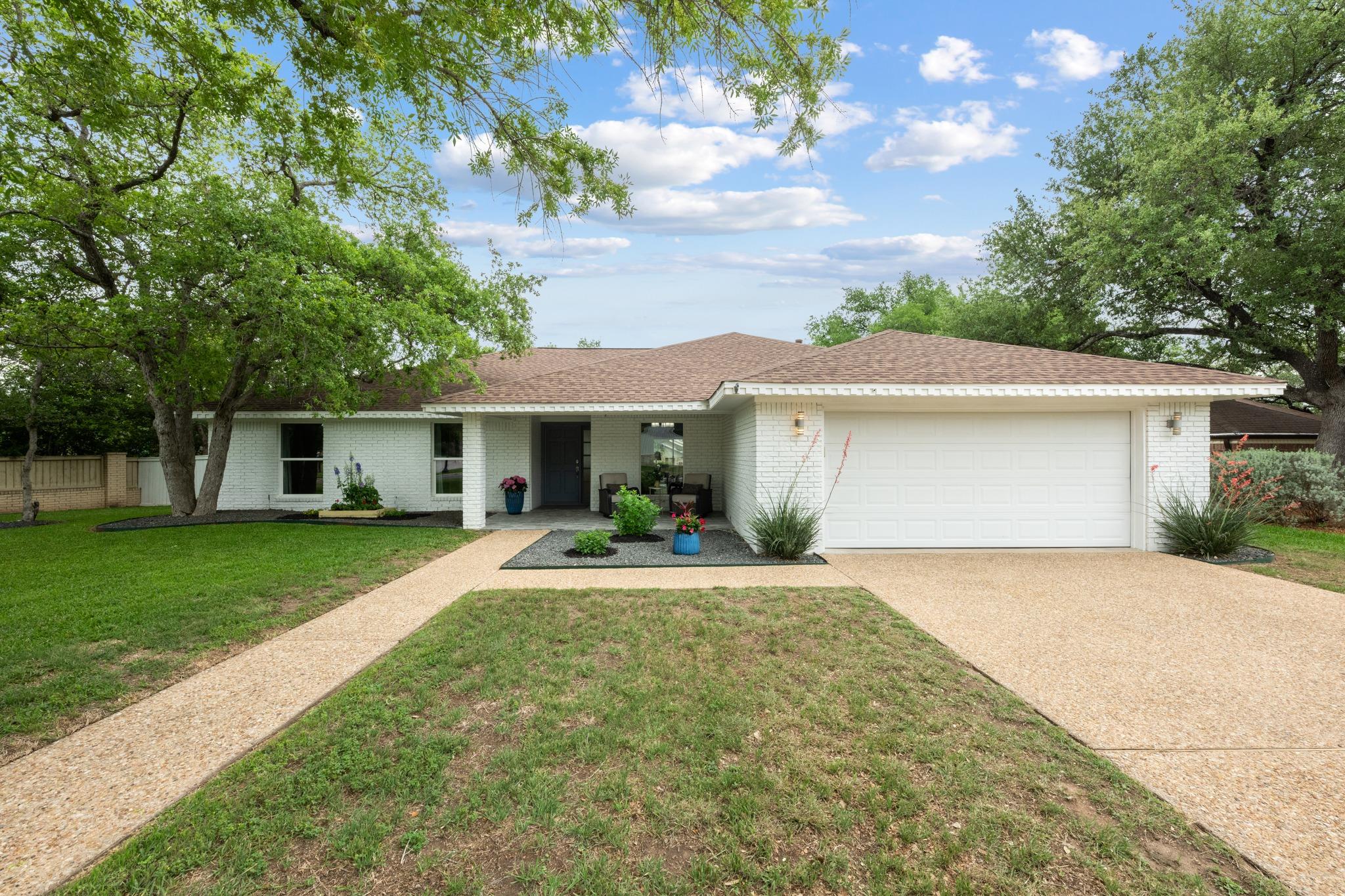 6104 Carry Back Ln, Austin, TX 78746