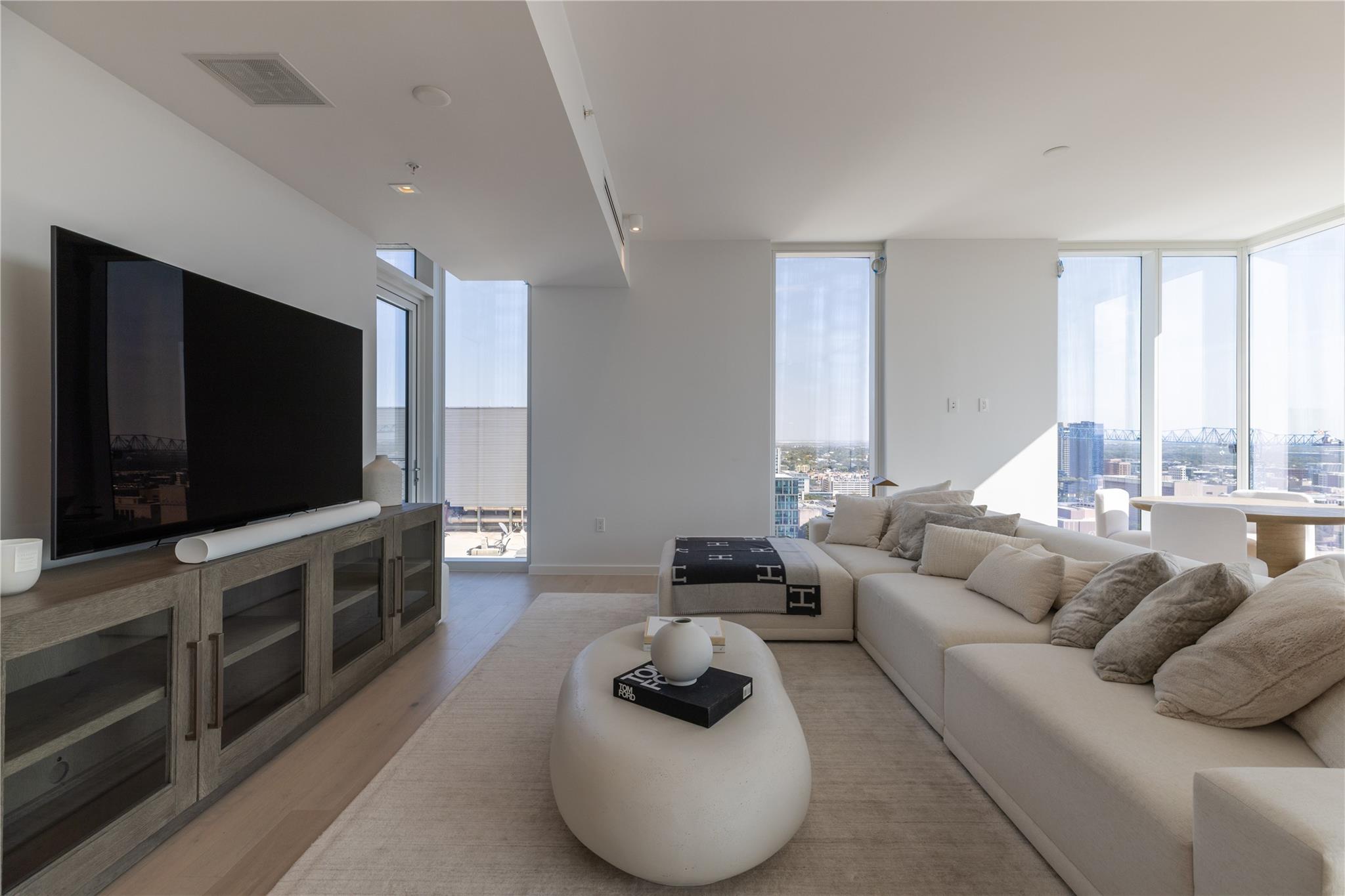 313 W 17th St # 2007, Austin, TX 78701