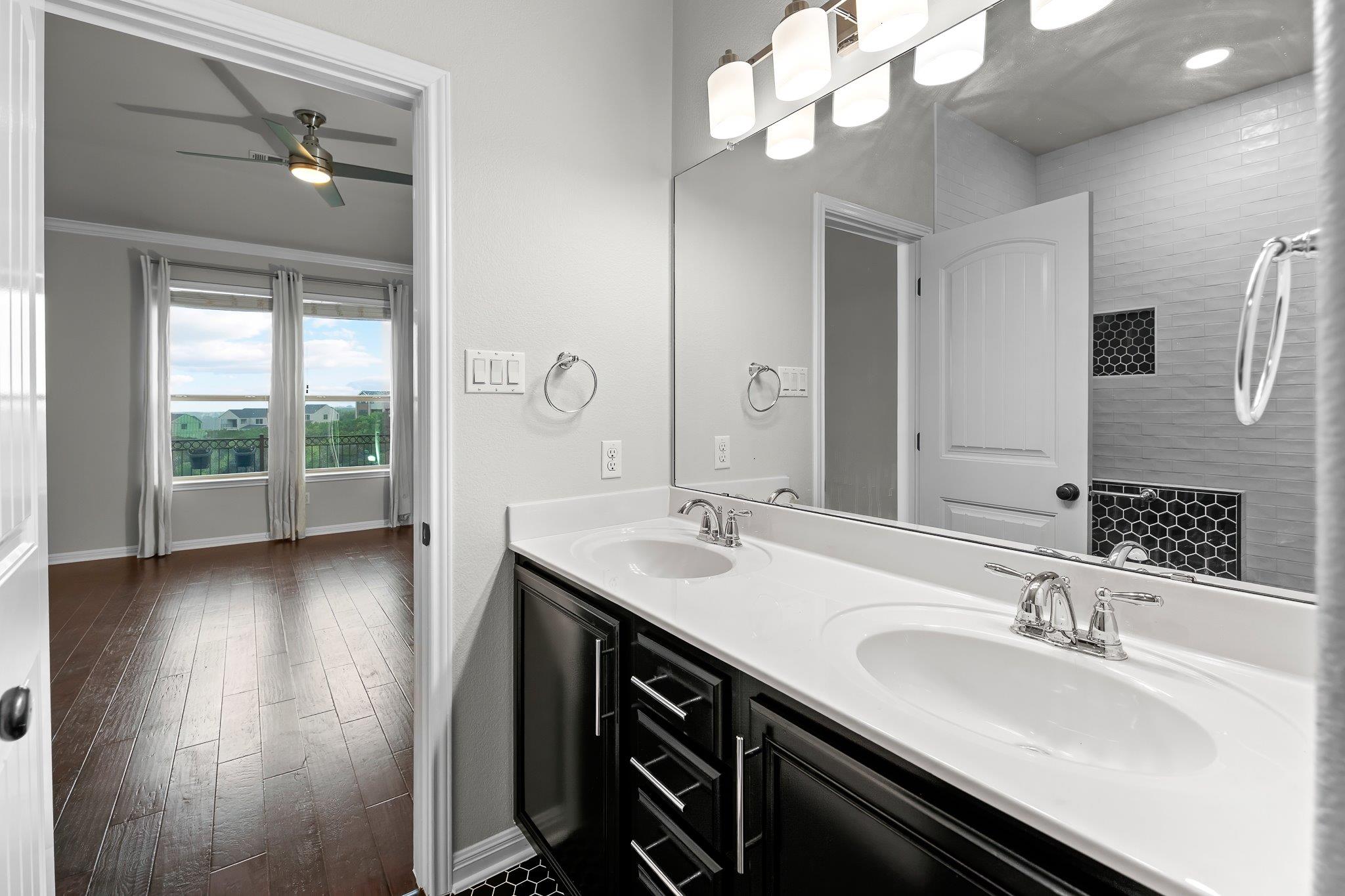 9621 Solana Vista Loop # B, Austin, TX 78750